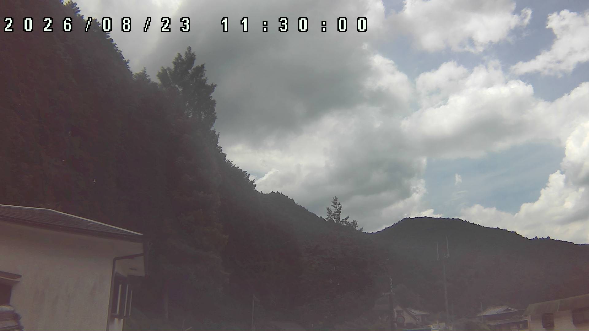 2026年8月23日 11:30ごろの金剛山登山口周辺の空