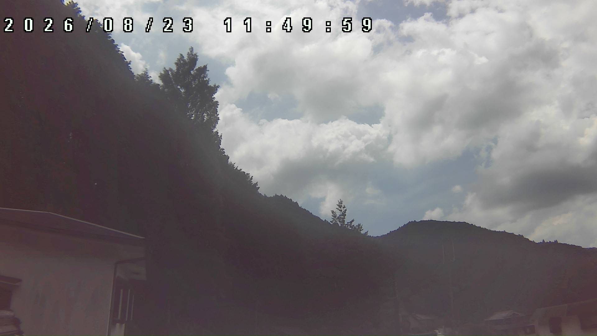 2026年8月23日 11:50ごろの金剛山登山口周辺の空