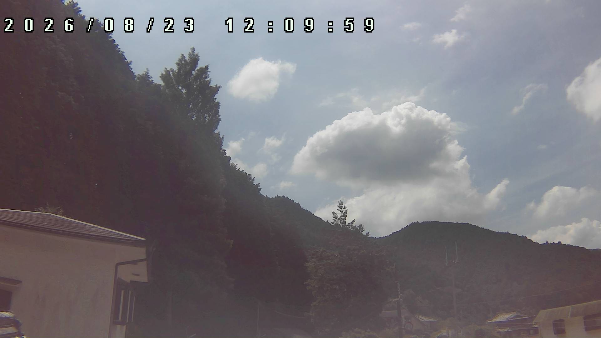 2026年8月23日 12:10ごろの金剛山登山口周辺の空