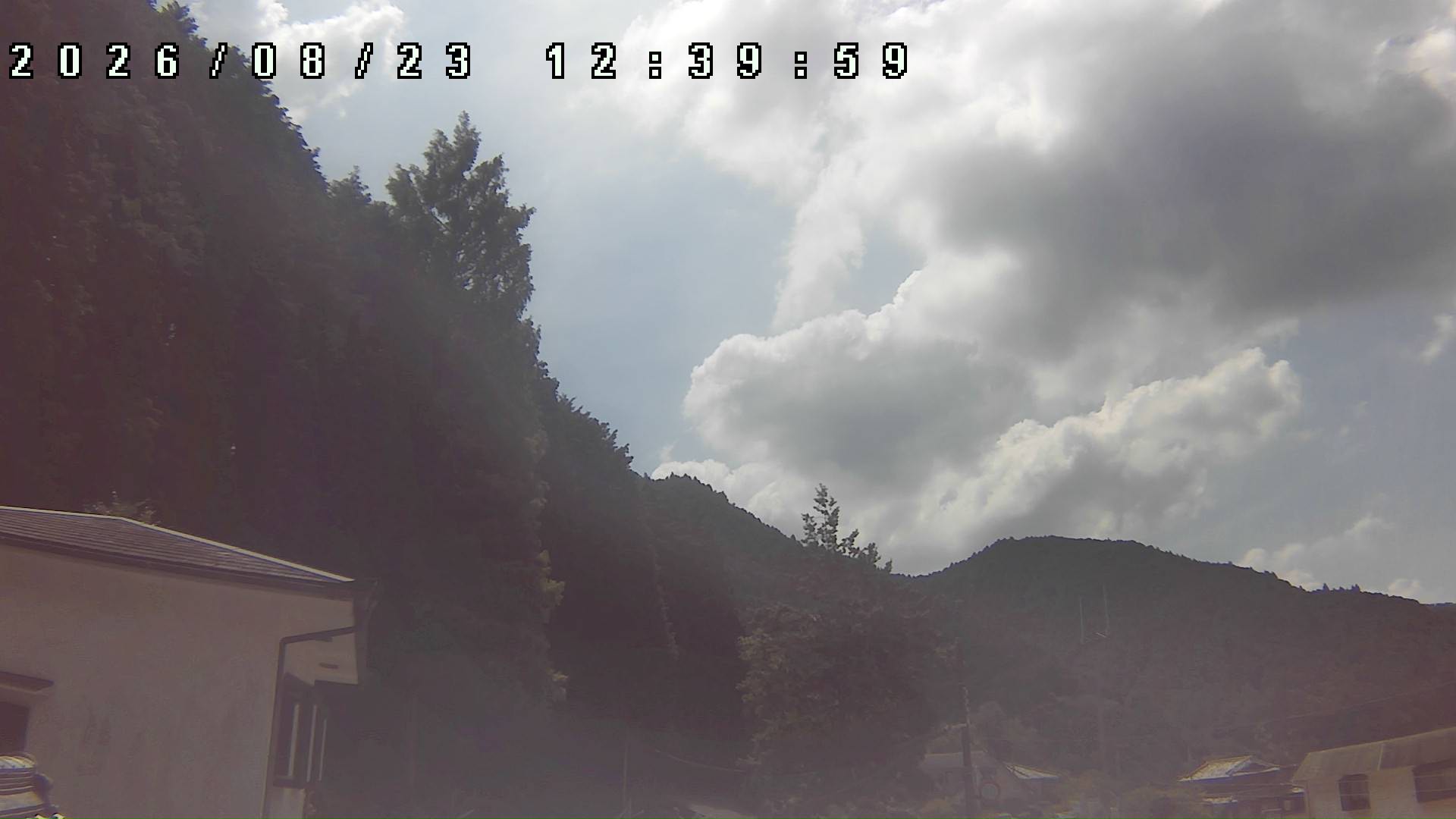 2026年8月23日 12:40ごろの金剛山登山口周辺の空