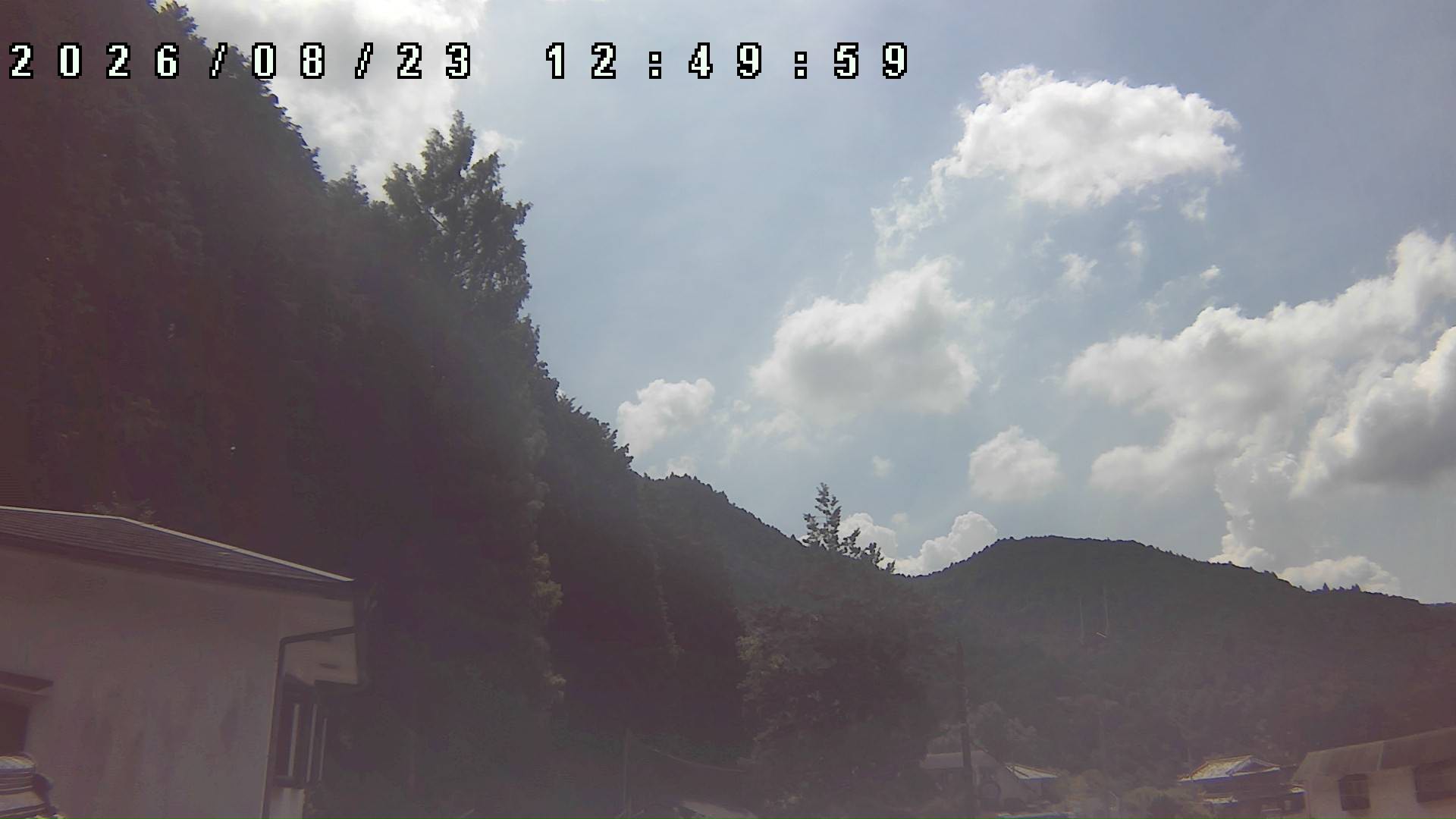 2026年8月23日 12:50ごろの金剛山登山口周辺の空
