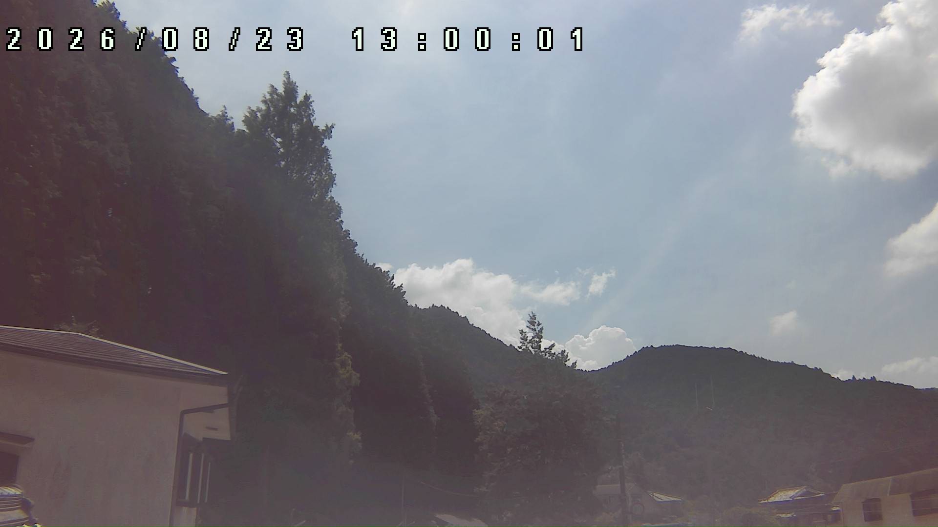 2026年8月23日 13:00ごろの金剛山登山口周辺の空