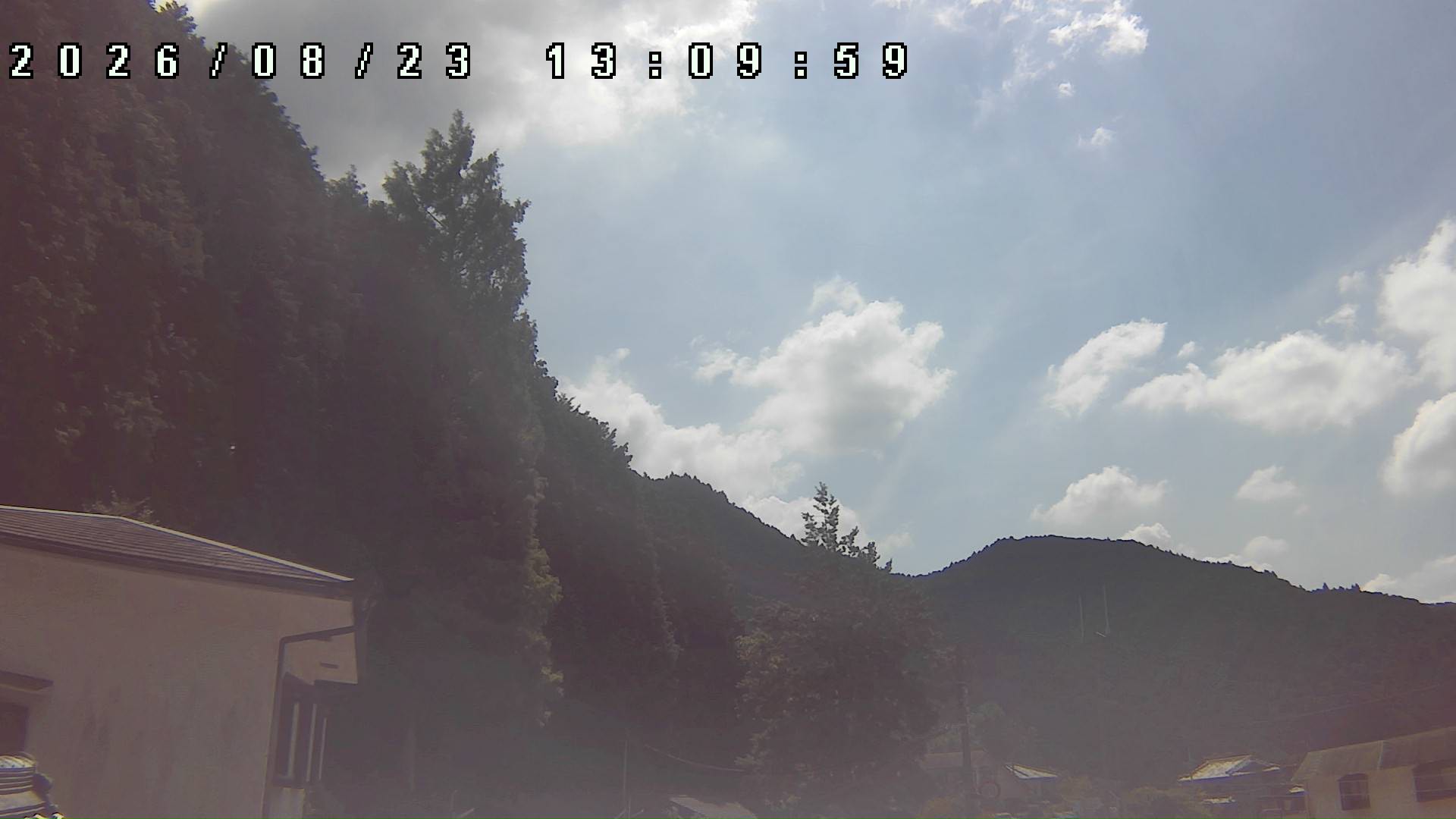 2026年8月23日 13:10ごろの金剛山登山口周辺の空