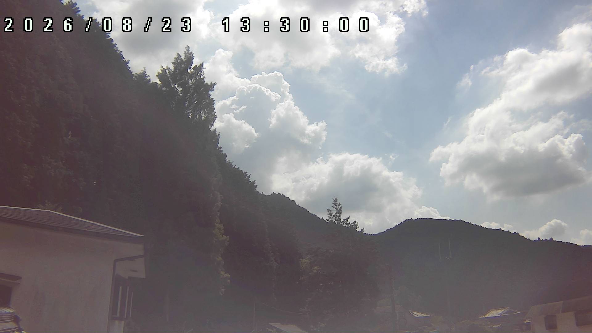 2026年8月23日 13:30ごろの金剛山登山口周辺の空