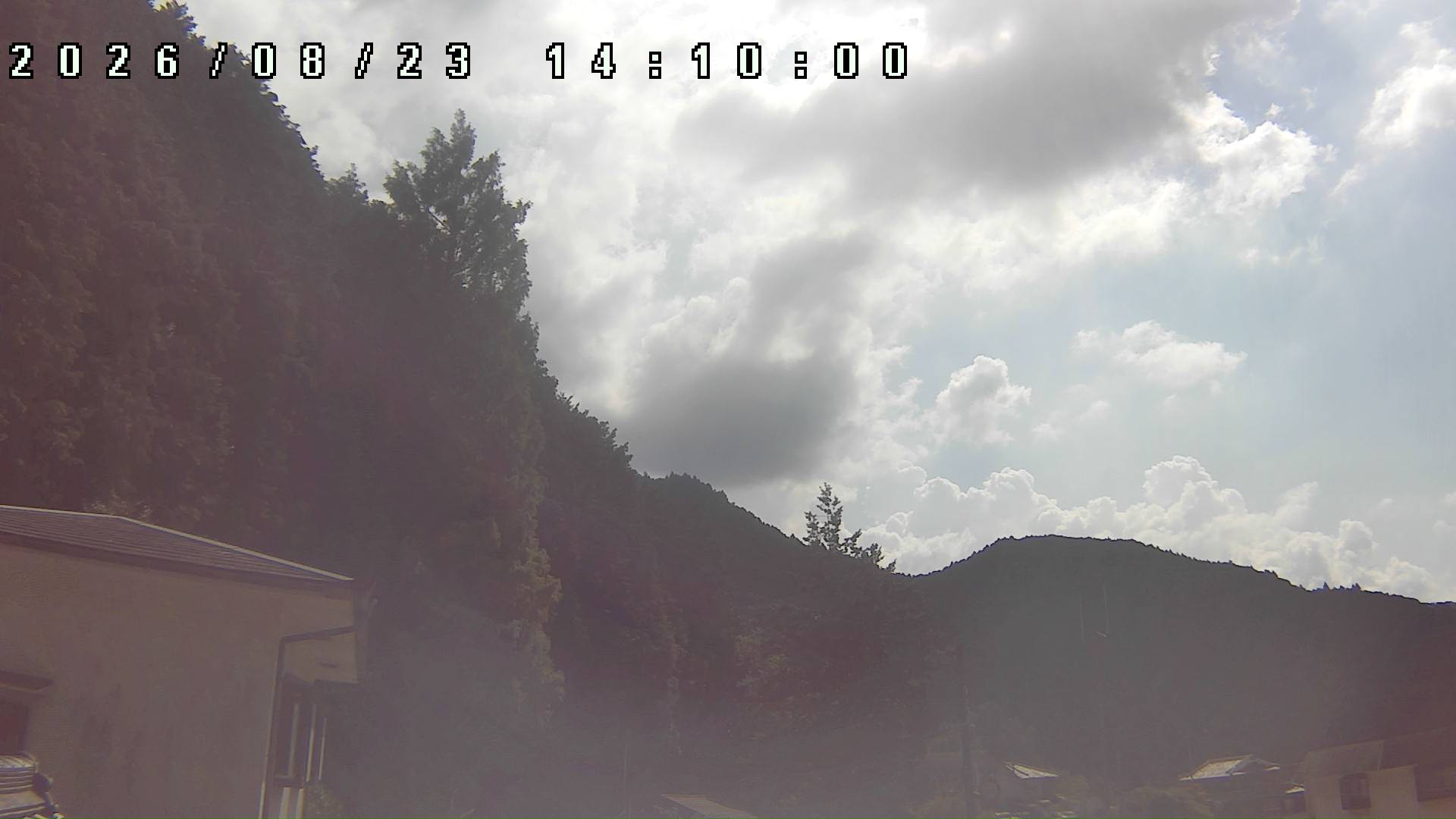 2026年8月23日 14:10ごろの金剛山登山口周辺の空