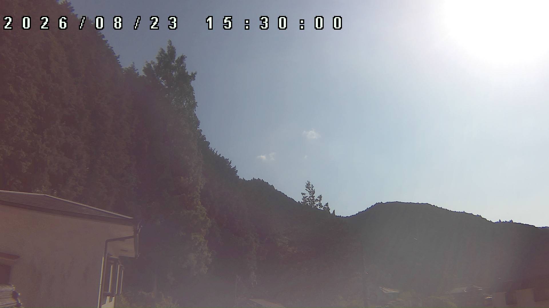 2026年8月23日 15:30ごろの金剛山登山口周辺の空
