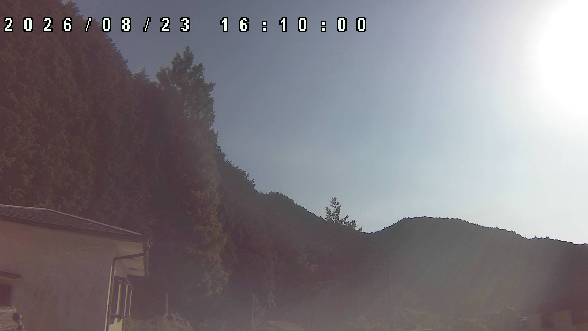 2026年8月23日 16:10ごろの金剛山登山口周辺の空