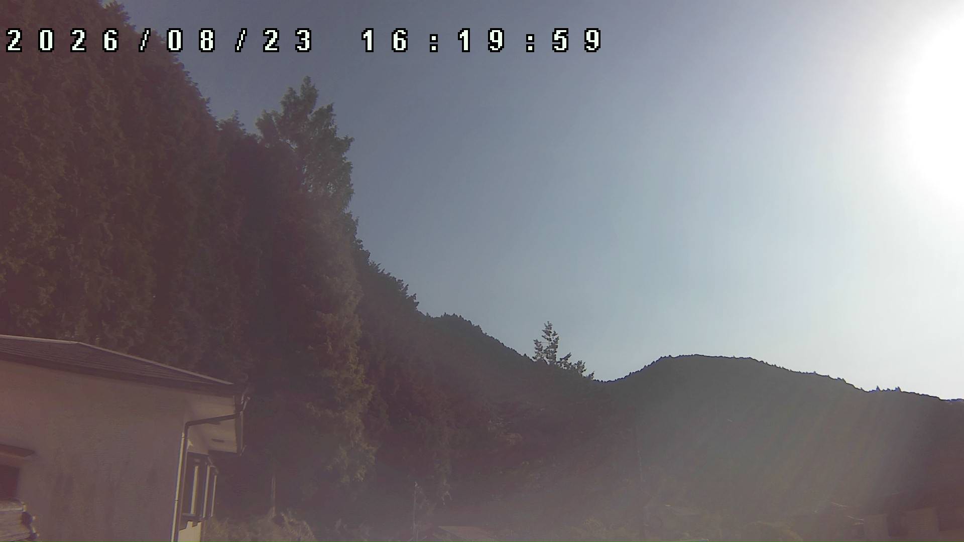 2026年8月23日 16:20ごろの金剛山登山口周辺の空