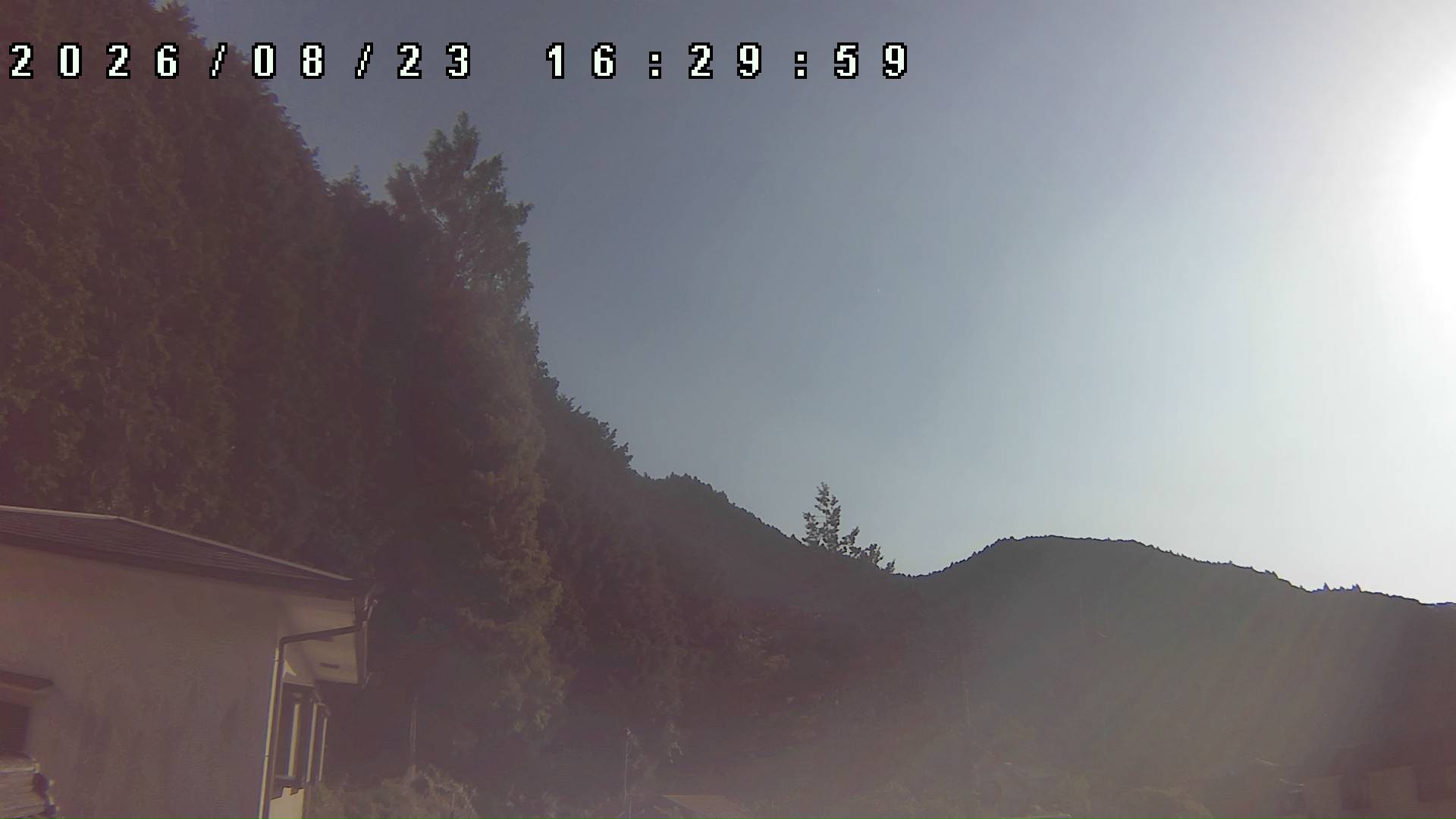 2026年8月23日 16:30ごろの金剛山登山口周辺の空
