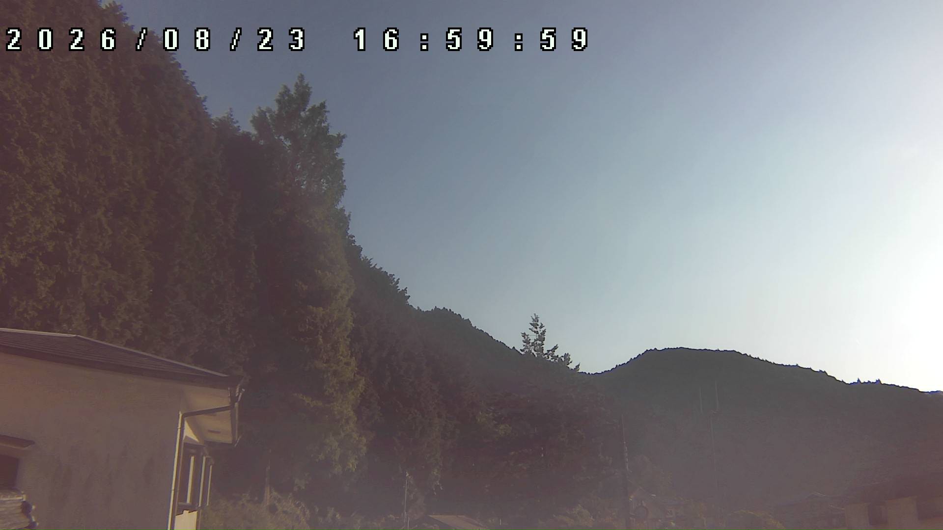 2026年8月23日 17:00ごろの金剛山登山口周辺の空