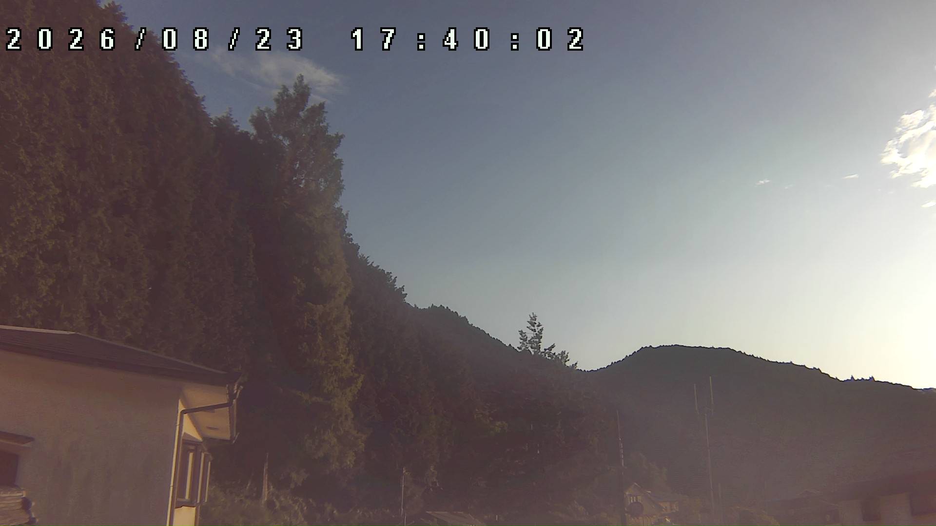 2026年8月23日 17:40ごろの金剛山登山口周辺の空