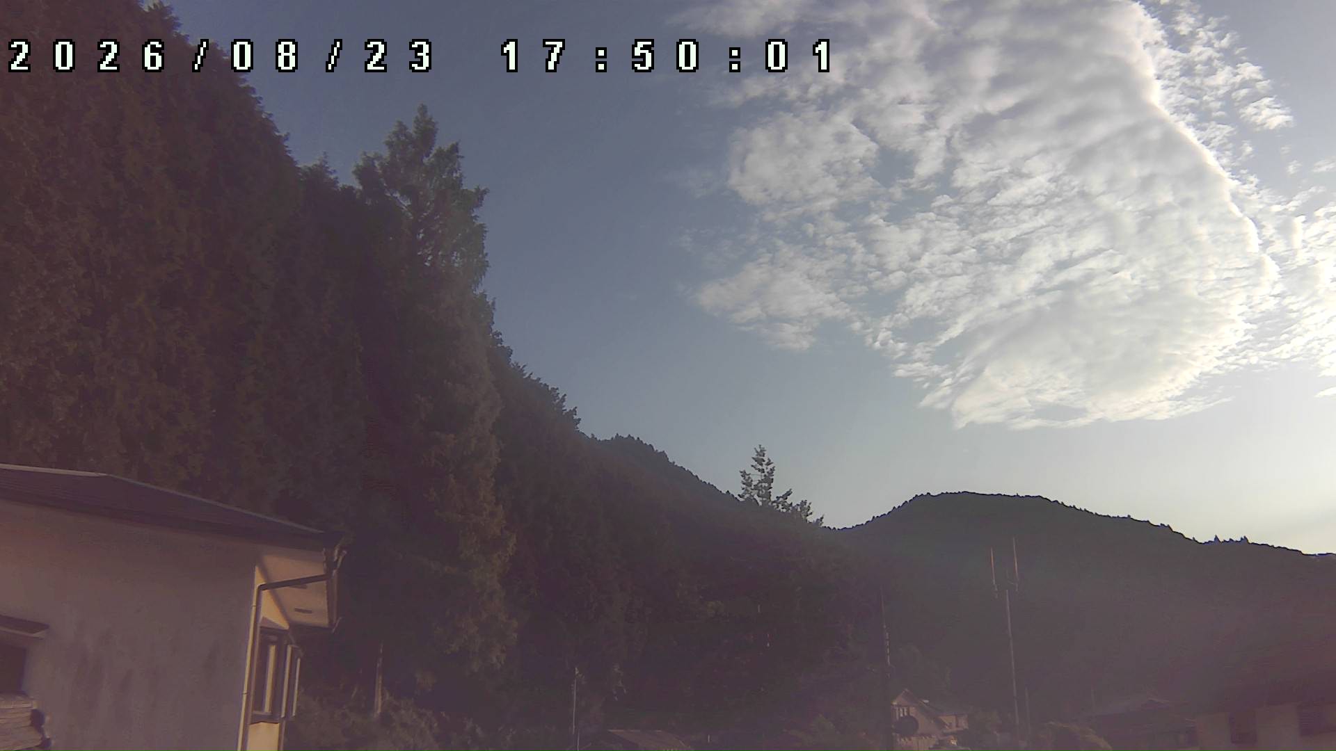 2026年8月23日 17:50ごろの金剛山登山口周辺の空
