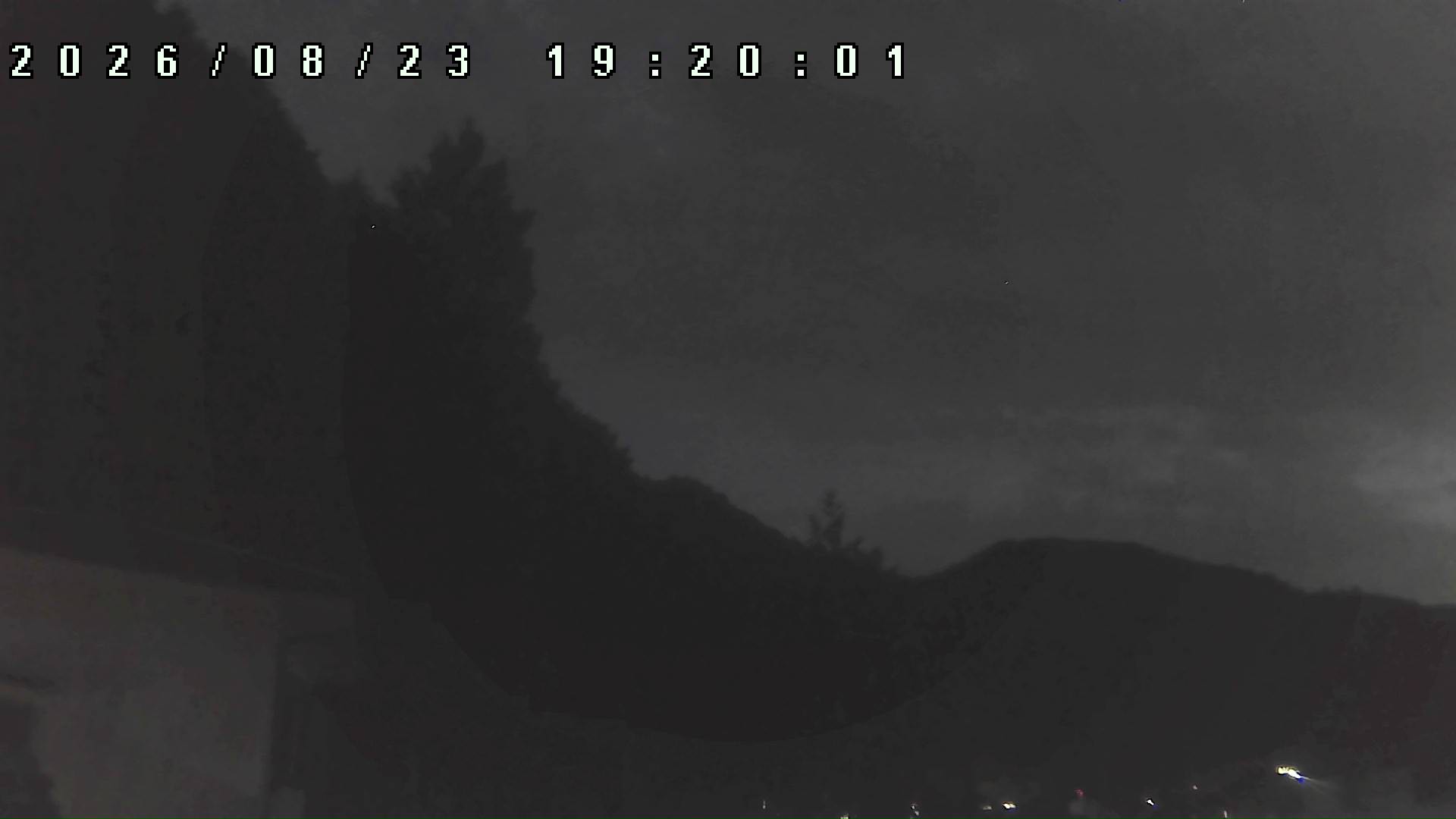 2026年8月23日 19:20ごろの金剛山登山口周辺の空