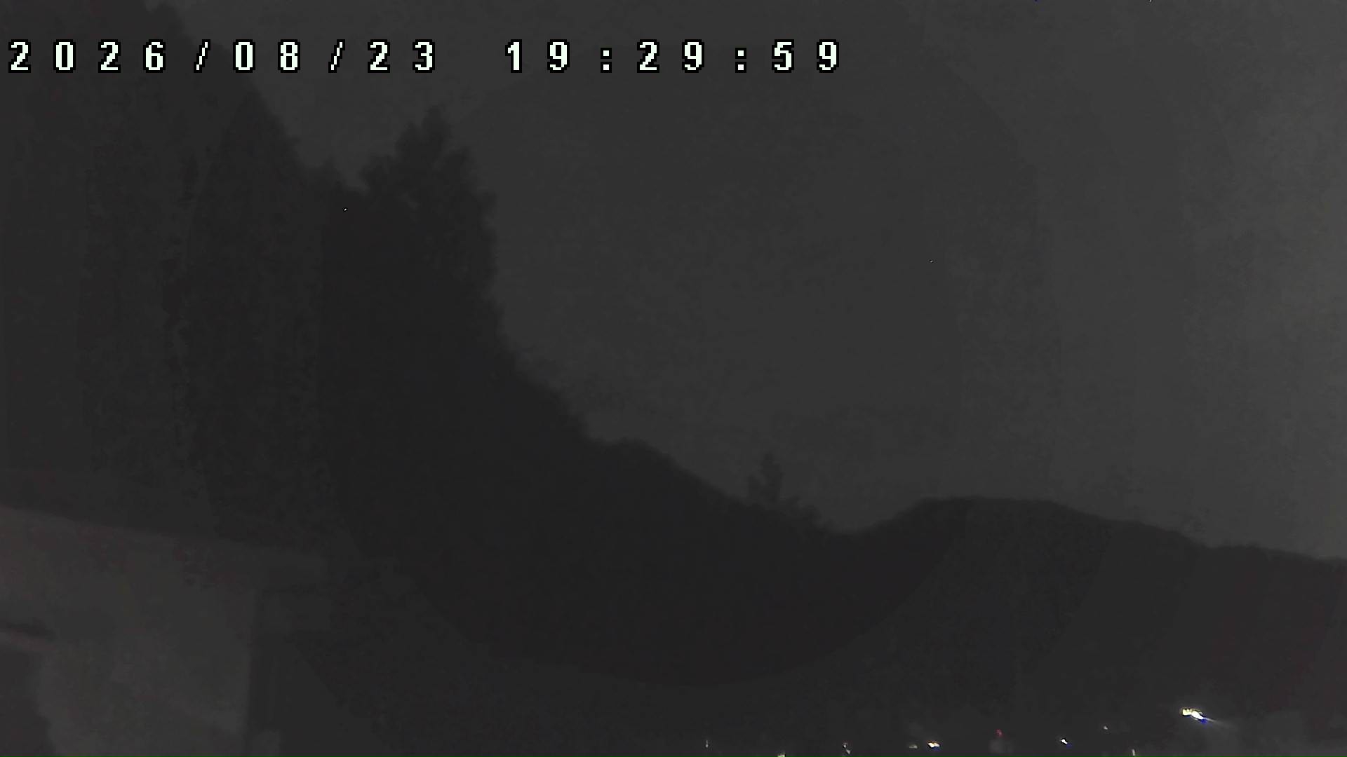 2026年8月23日 19:30ごろの金剛山登山口周辺の空