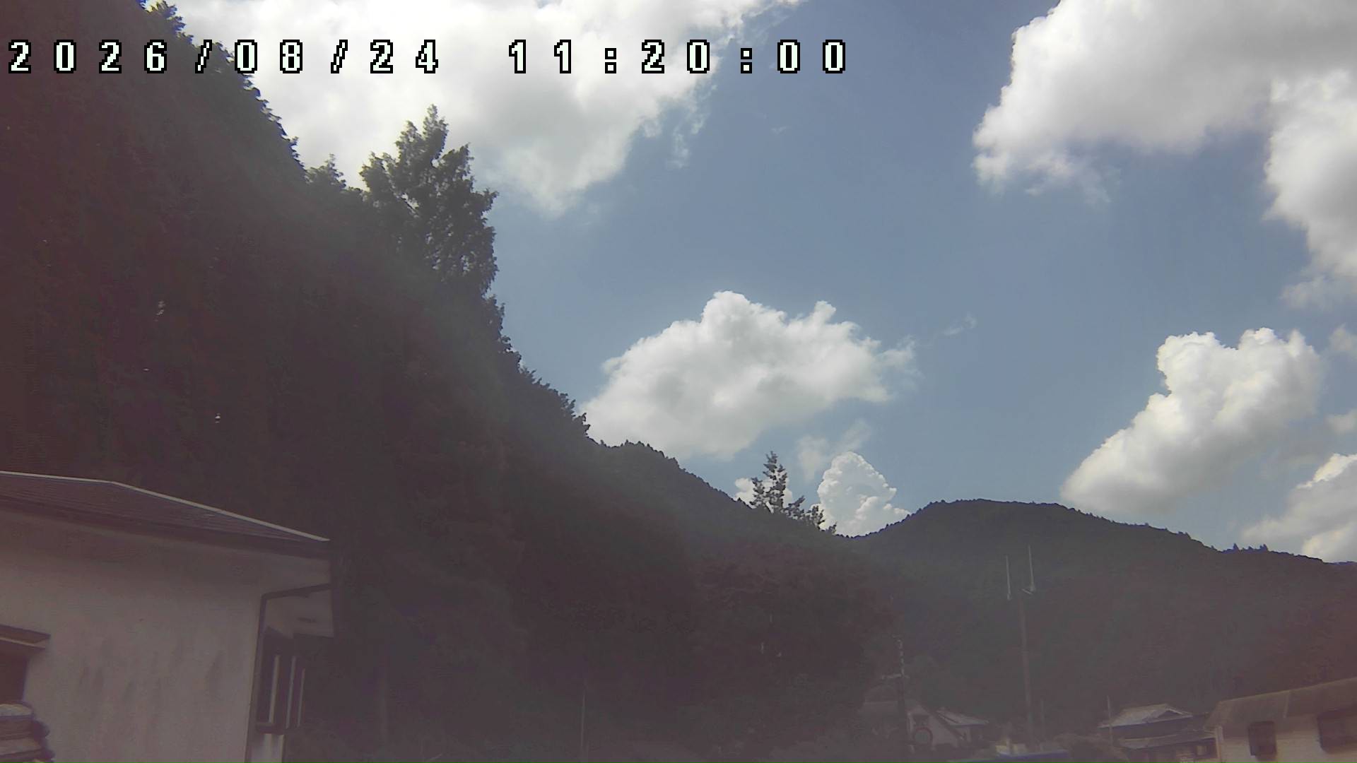 2026年8月24日 11:20ごろの金剛山登山口周辺の空