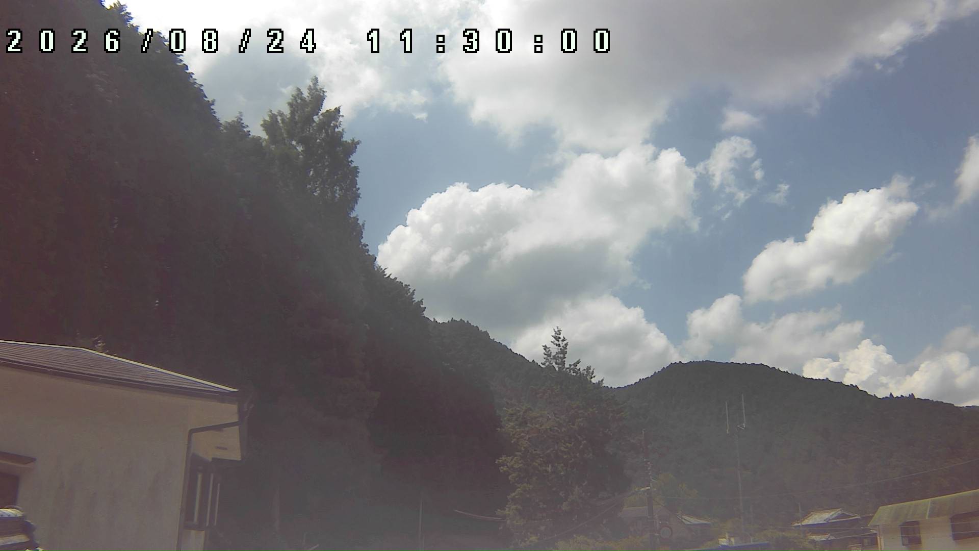 2026年8月24日 11:30ごろの金剛山登山口周辺の空