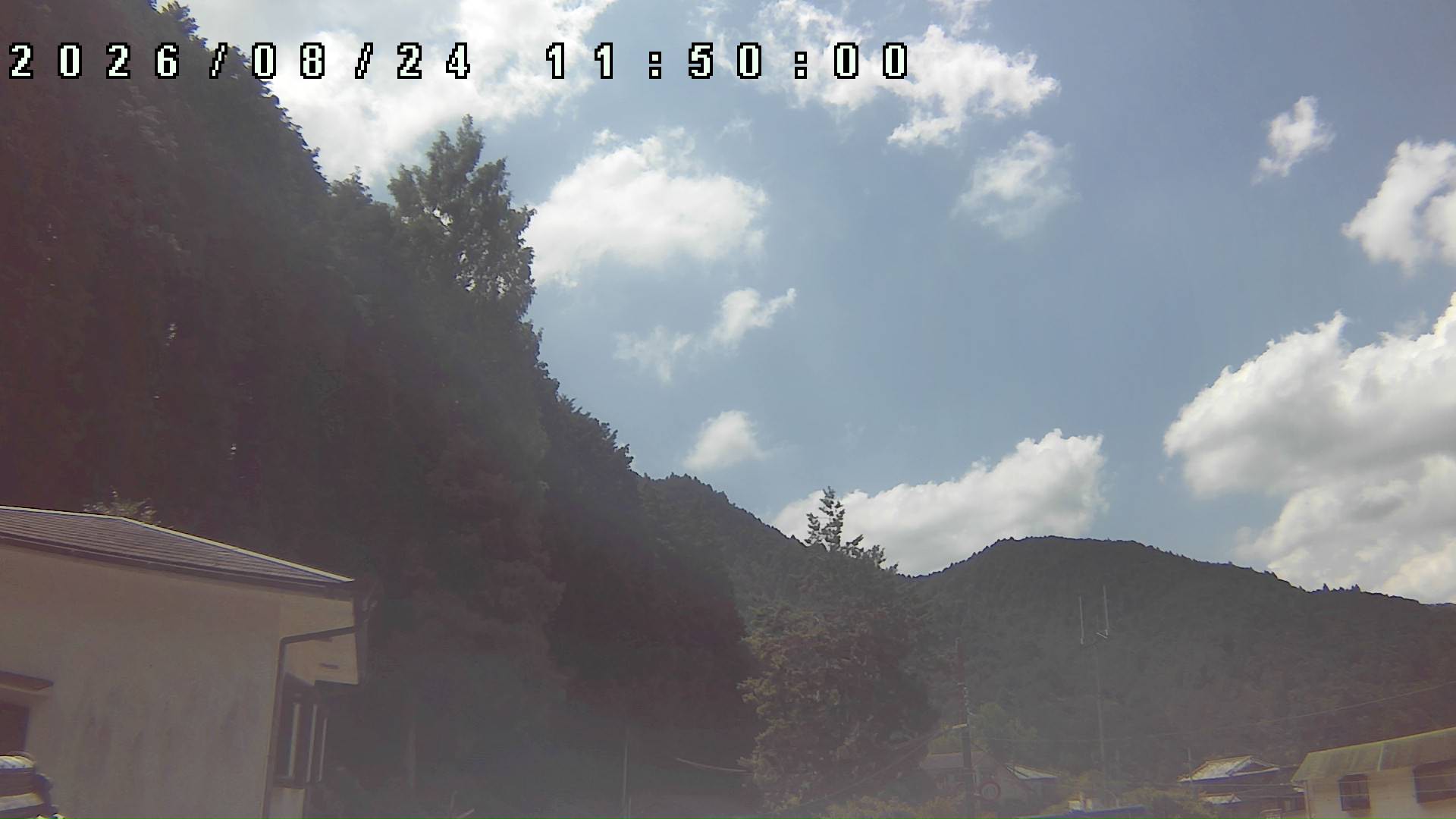 2026年8月24日 11:50ごろの金剛山登山口周辺の空