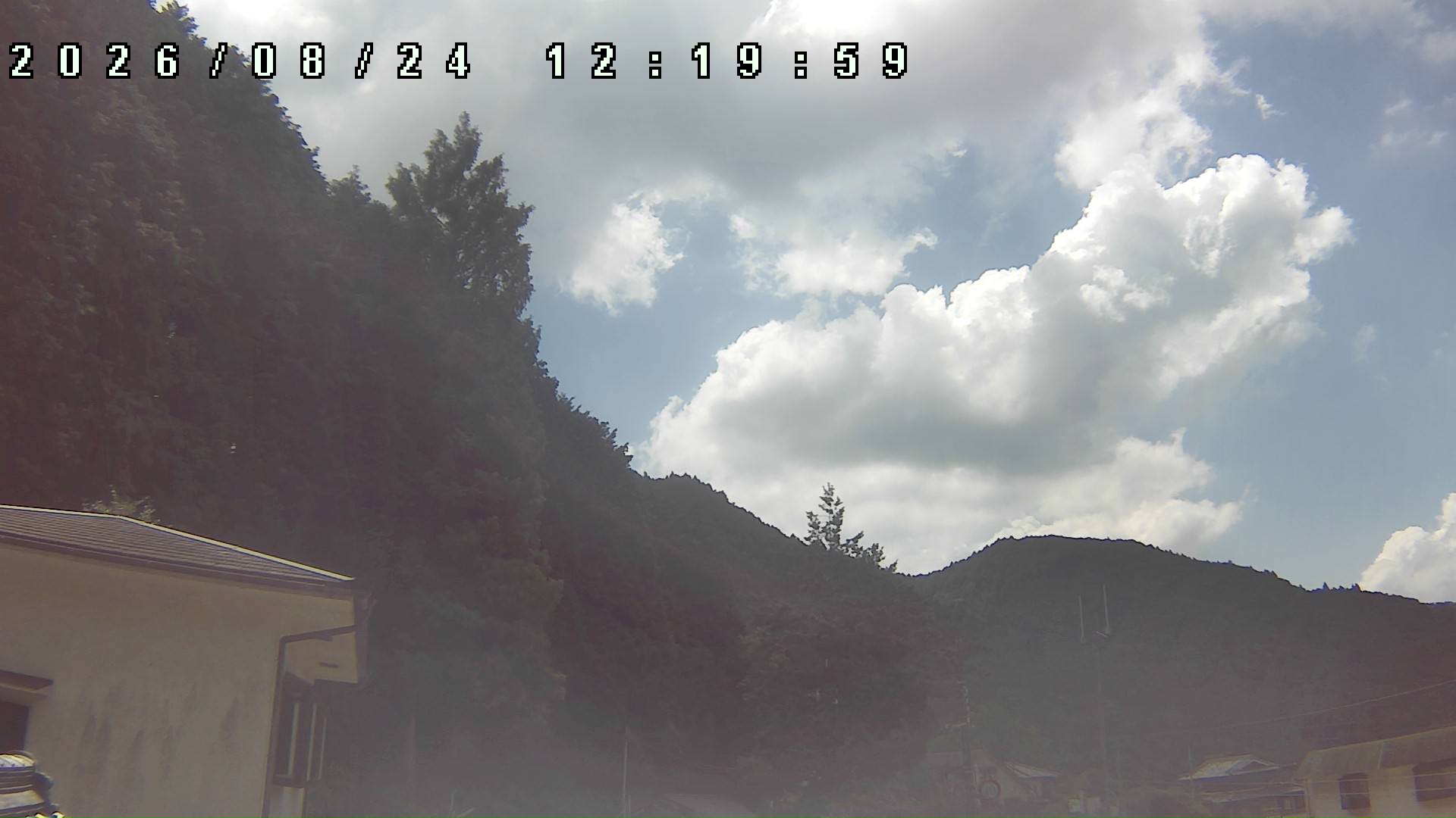 2026年8月24日 12:20ごろの金剛山登山口周辺の空