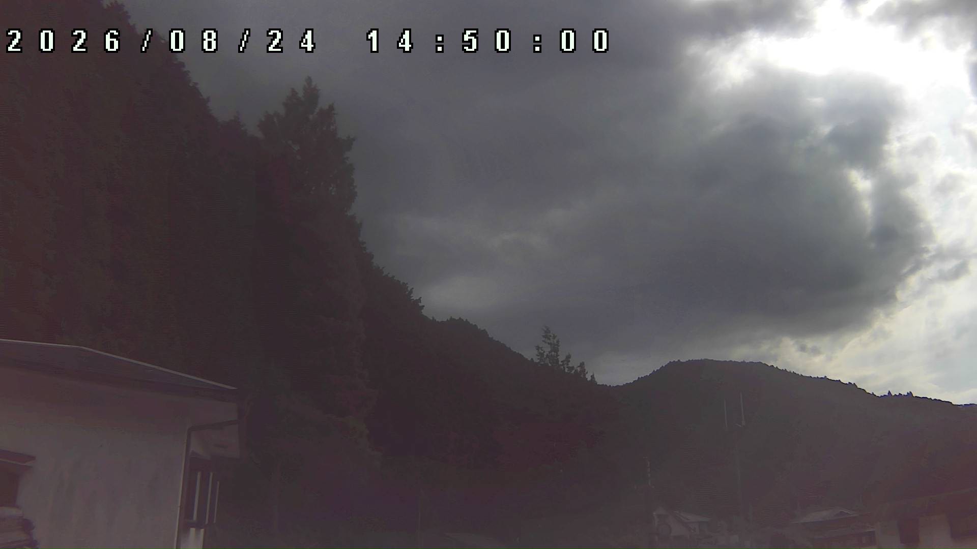 2026年8月24日 14:50ごろの金剛山登山口周辺の空
