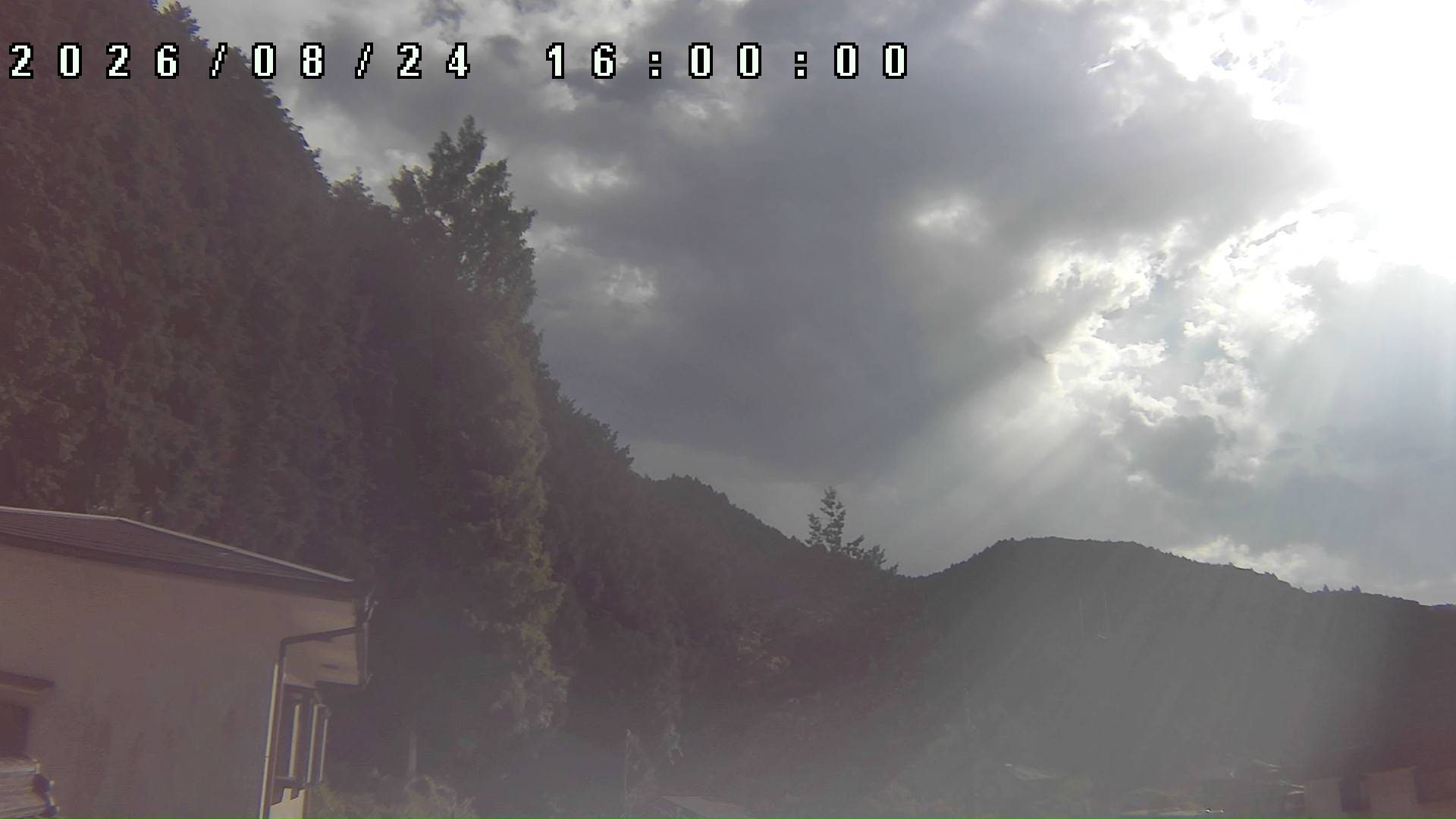 2026年8月24日 16:00ごろの金剛山登山口周辺の空