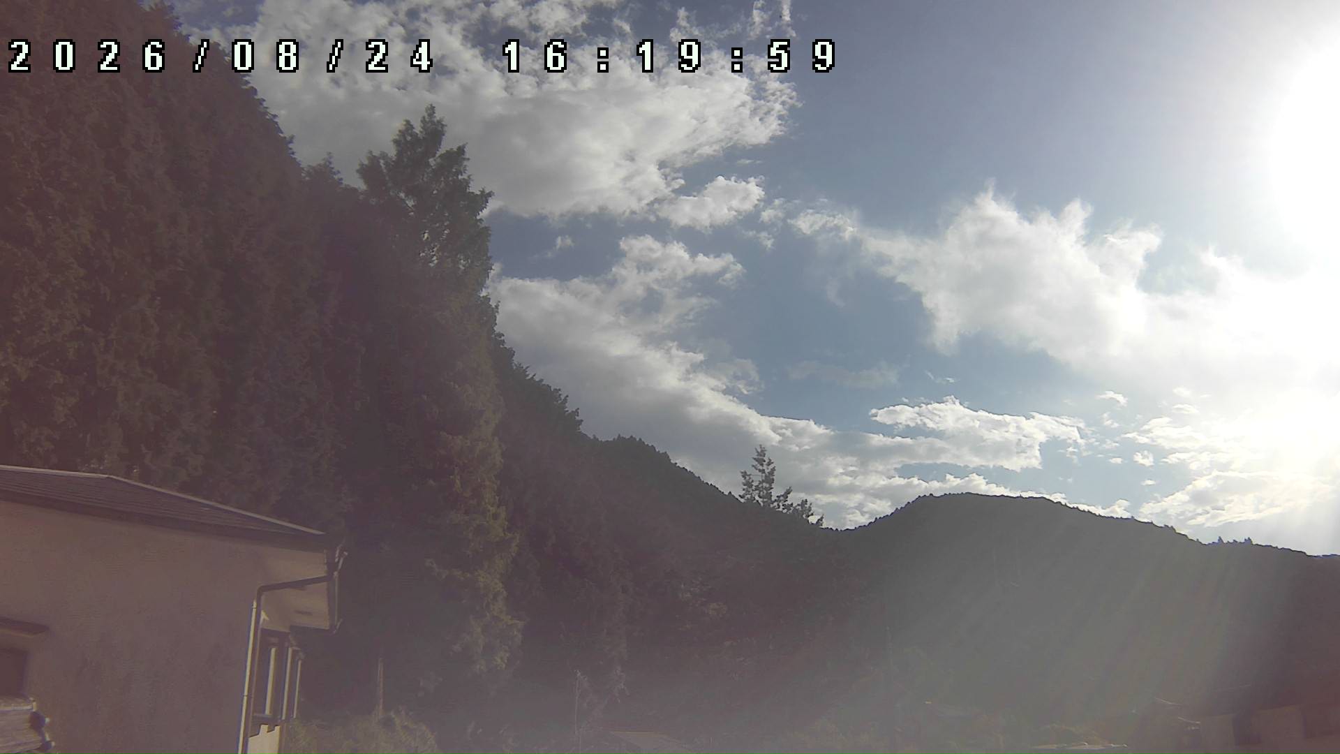 2026年8月24日 16:20ごろの金剛山登山口周辺の空