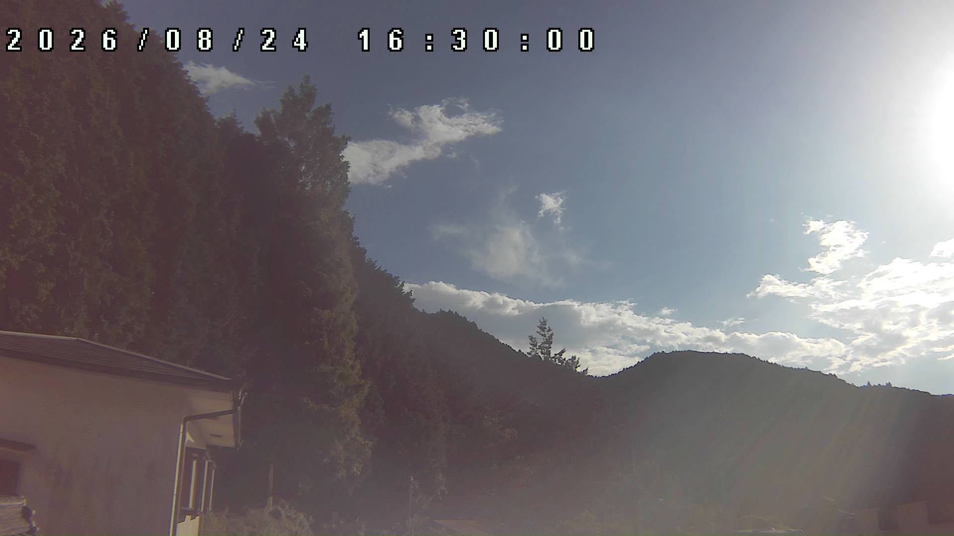 2026年8月24日 16:30ごろの金剛山登山口周辺の空