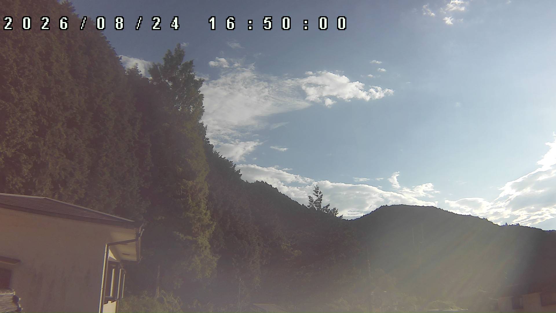 2026年8月24日 16:50ごろの金剛山登山口周辺の空
