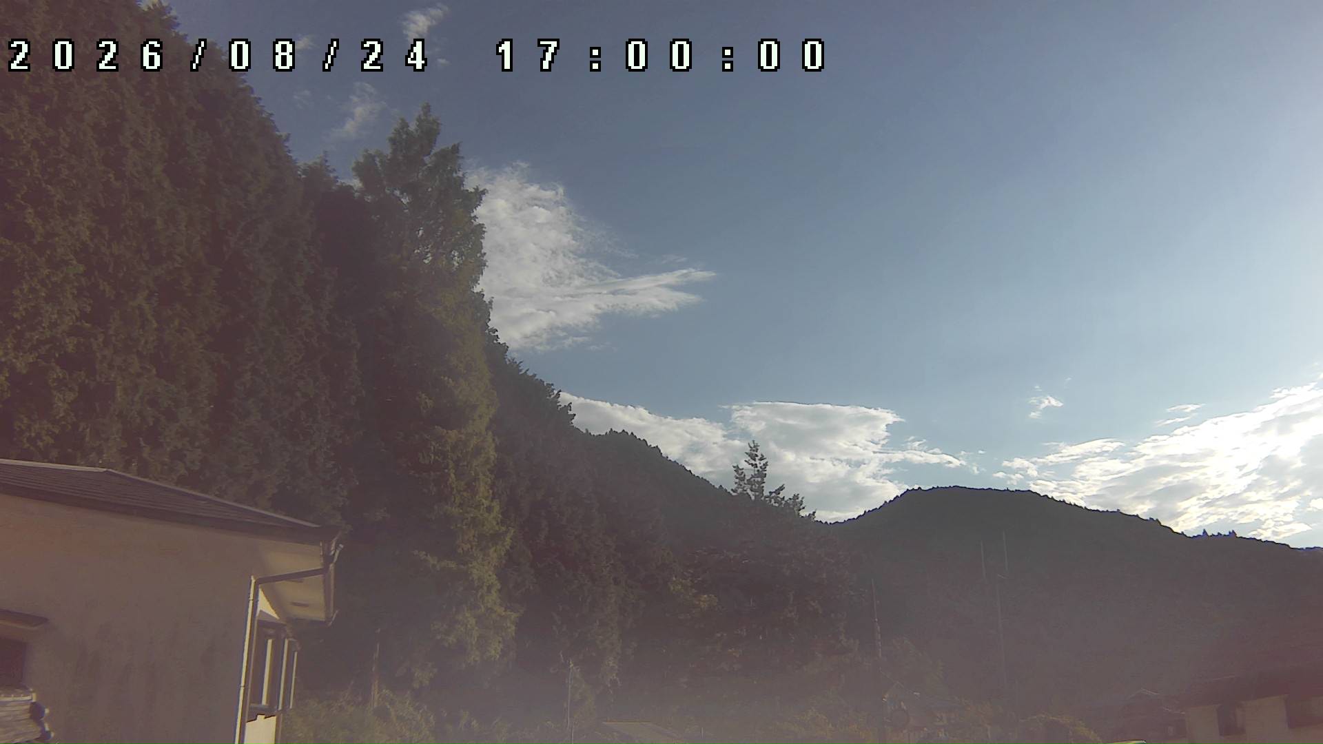 2026年8月24日 17:00ごろの金剛山登山口周辺の空
