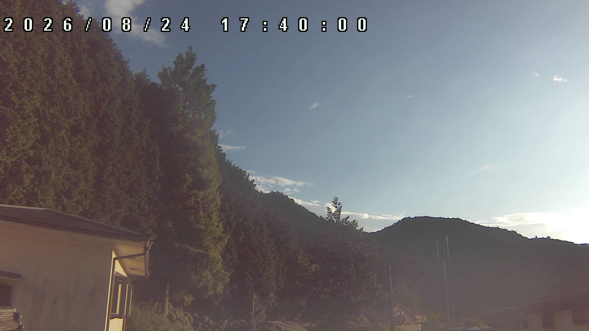 2026年8月24日 17:40ごろの金剛山登山口周辺の空