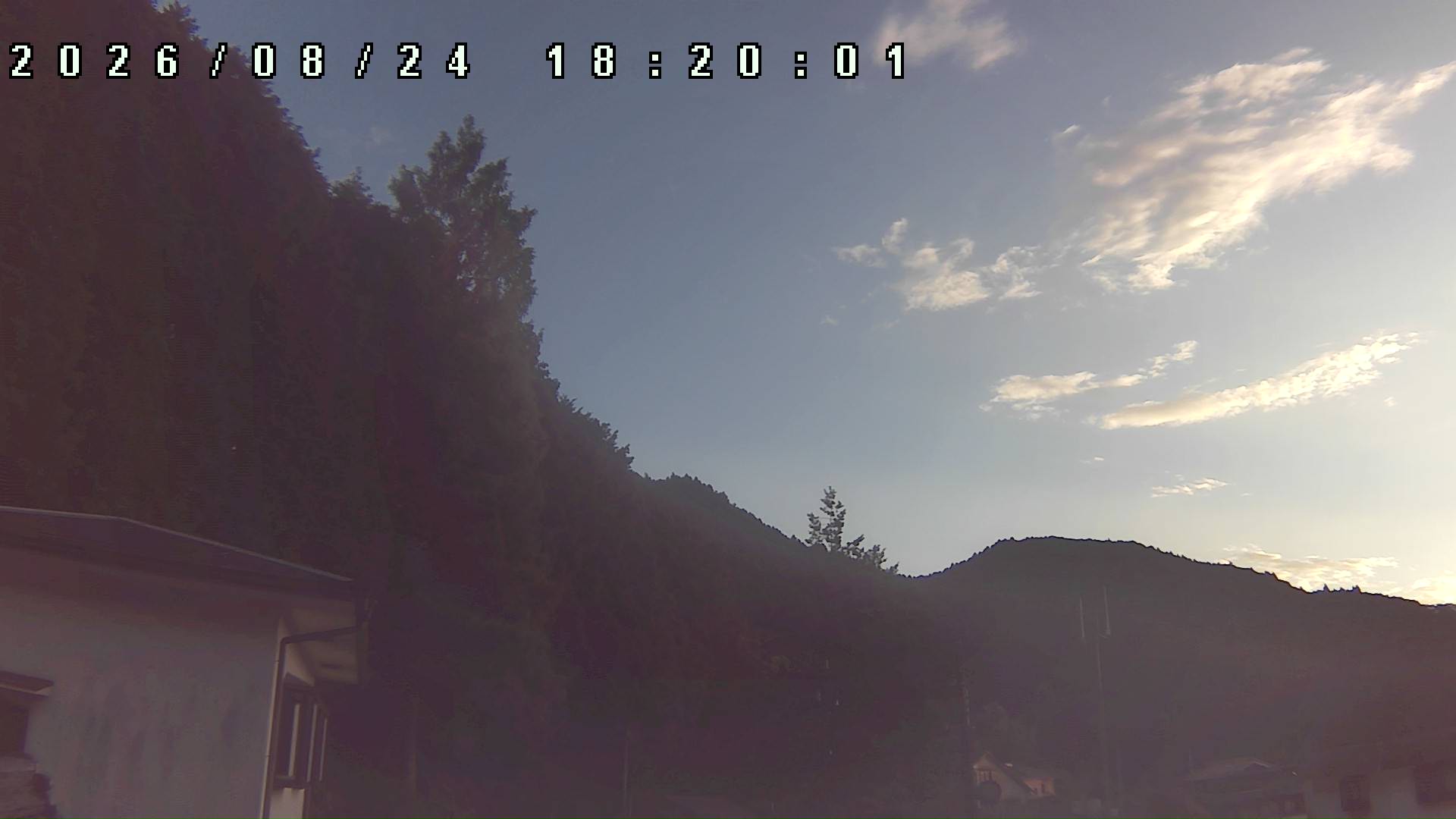 2026年8月24日 18:20ごろの金剛山登山口周辺の空