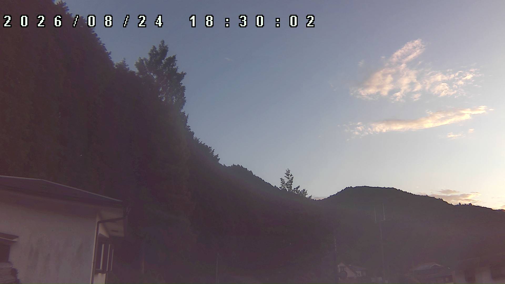 2026年8月24日 18:30ごろの金剛山登山口周辺の空