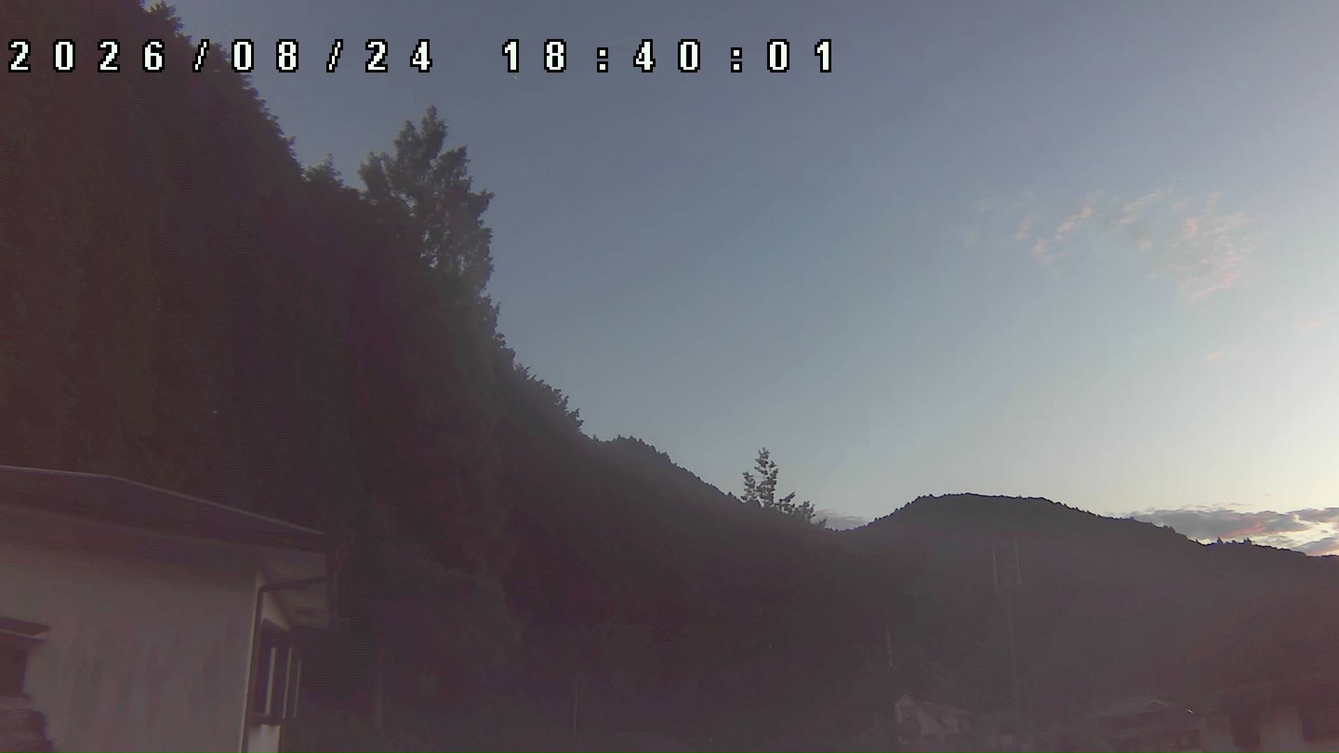 2026年8月24日 18:40ごろの金剛山登山口周辺の空