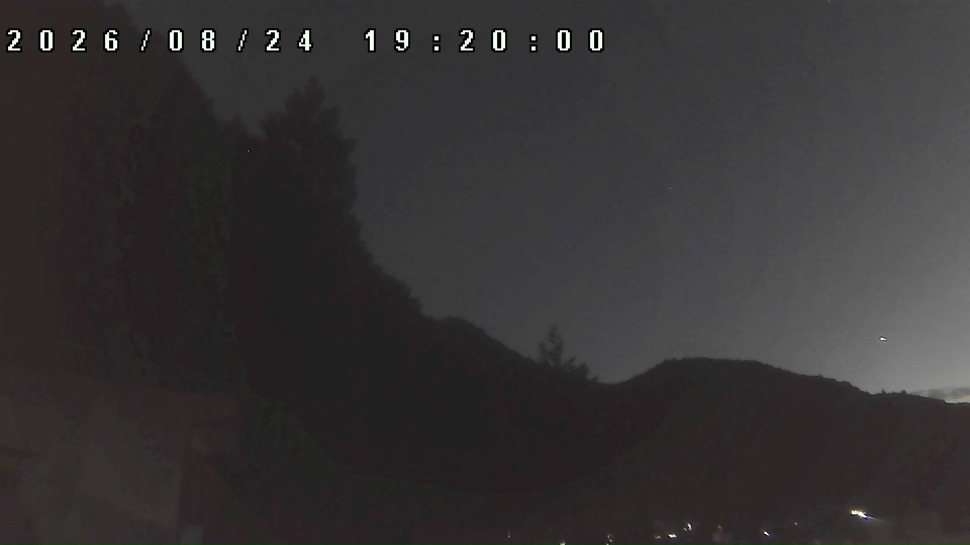 2026年8月24日 19:20ごろの金剛山登山口周辺の空