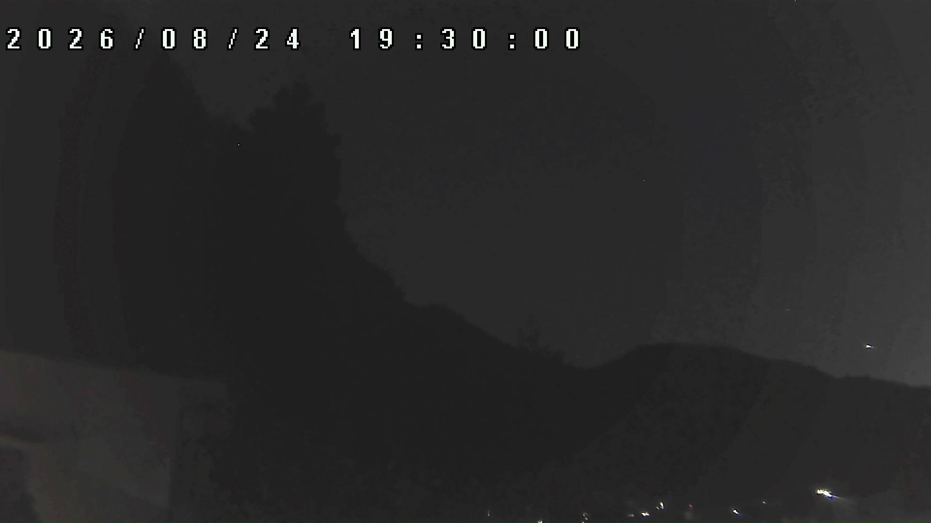 2026年8月24日 19:30ごろの金剛山登山口周辺の空