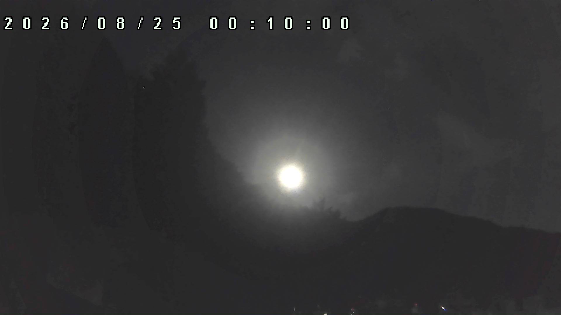 2026年8月25日 00:10ごろの金剛山登山口周辺の空