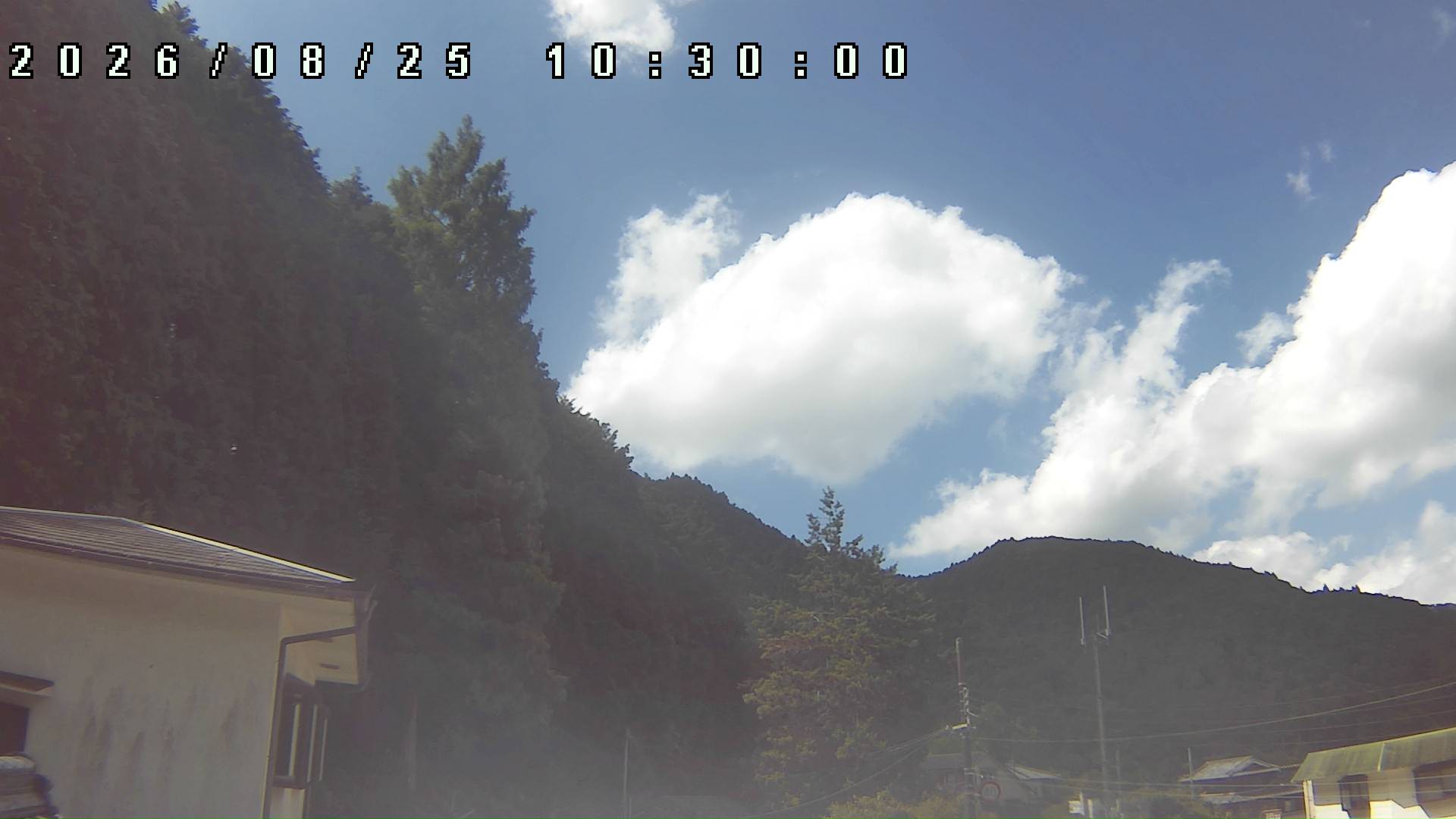 2026年8月25日 10:30ごろの金剛山登山口周辺の空