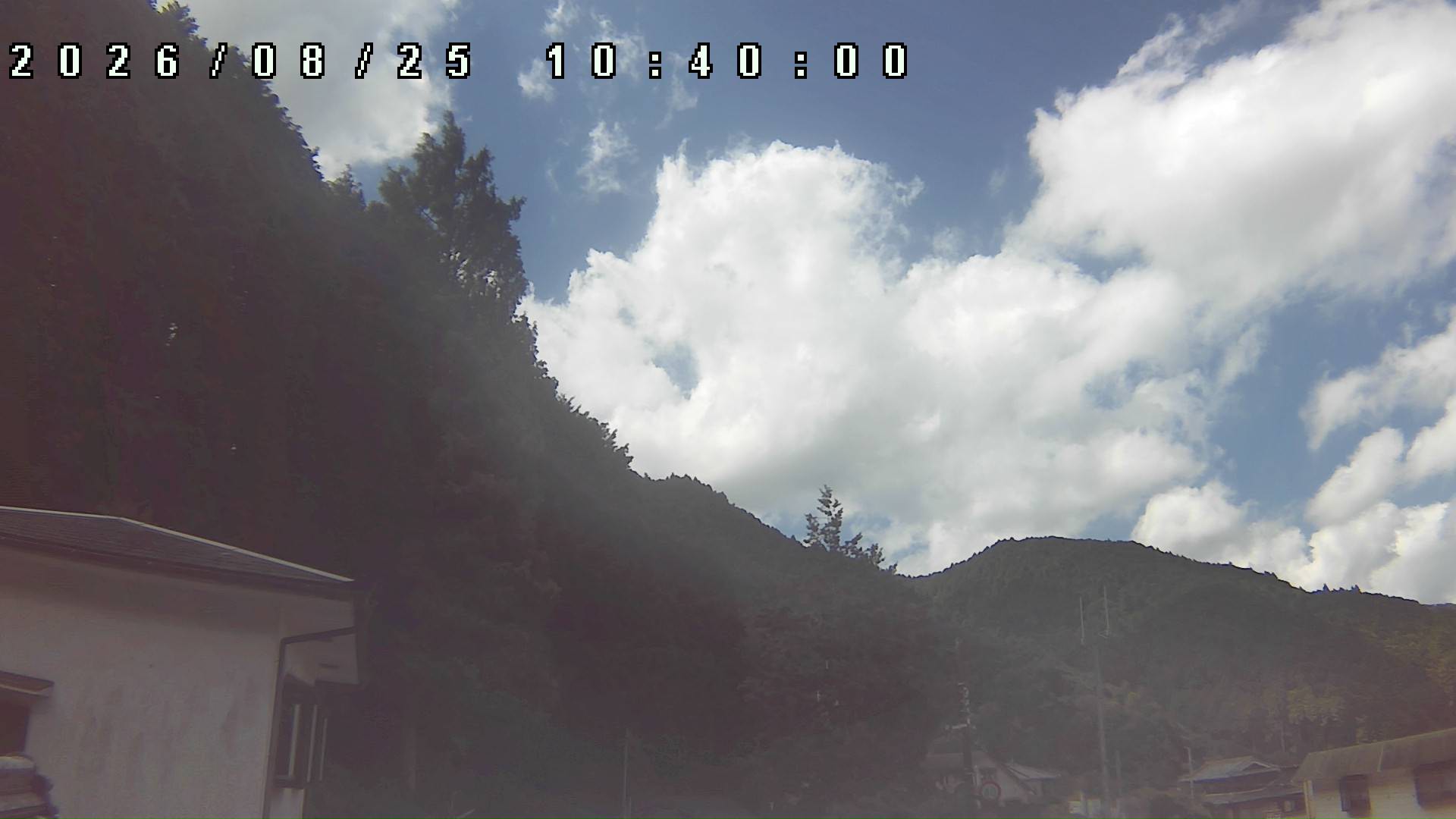 2026年8月25日 10:40ごろの金剛山登山口周辺の空