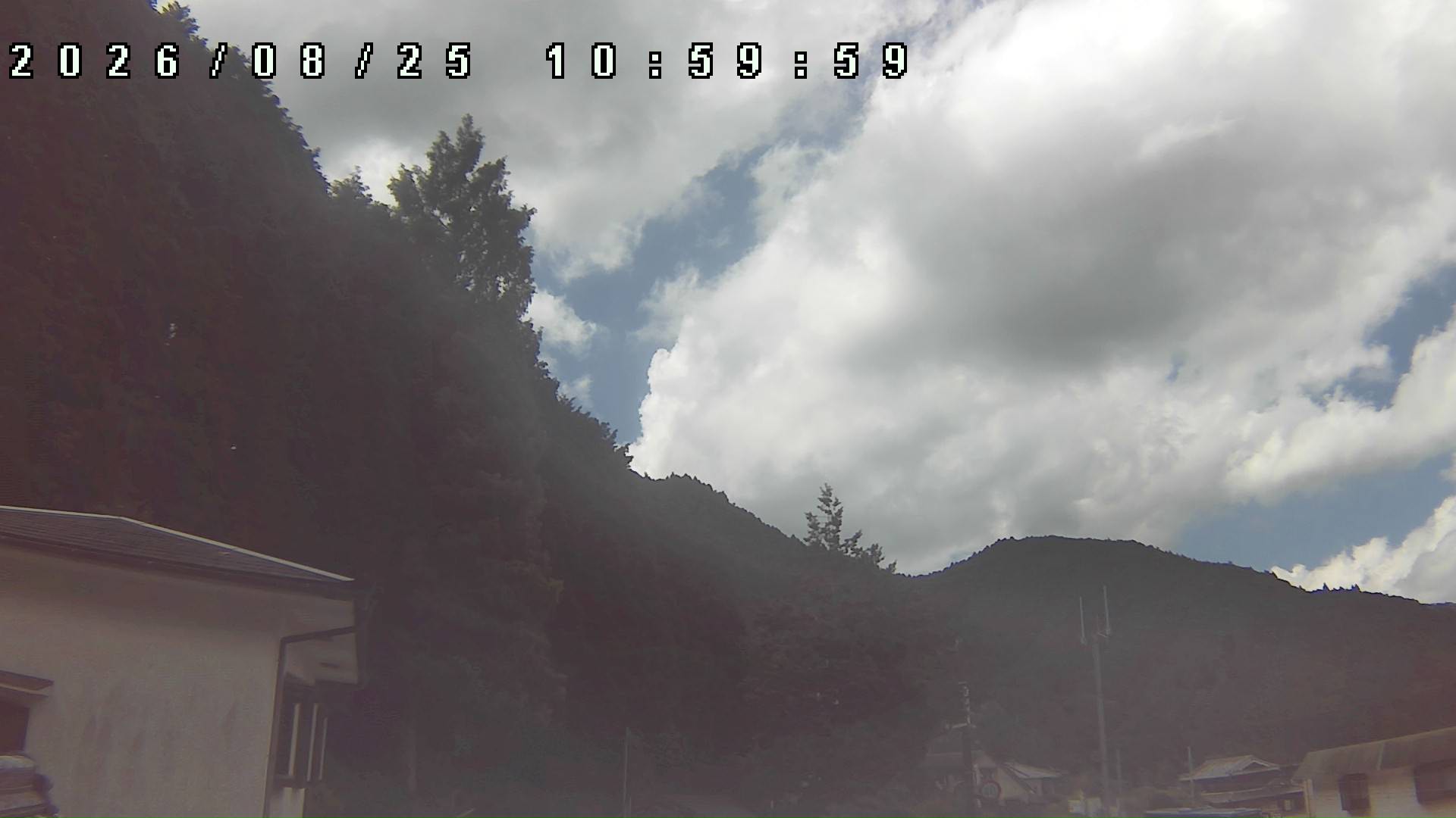 2026年8月25日 11:00ごろの金剛山登山口周辺の空
