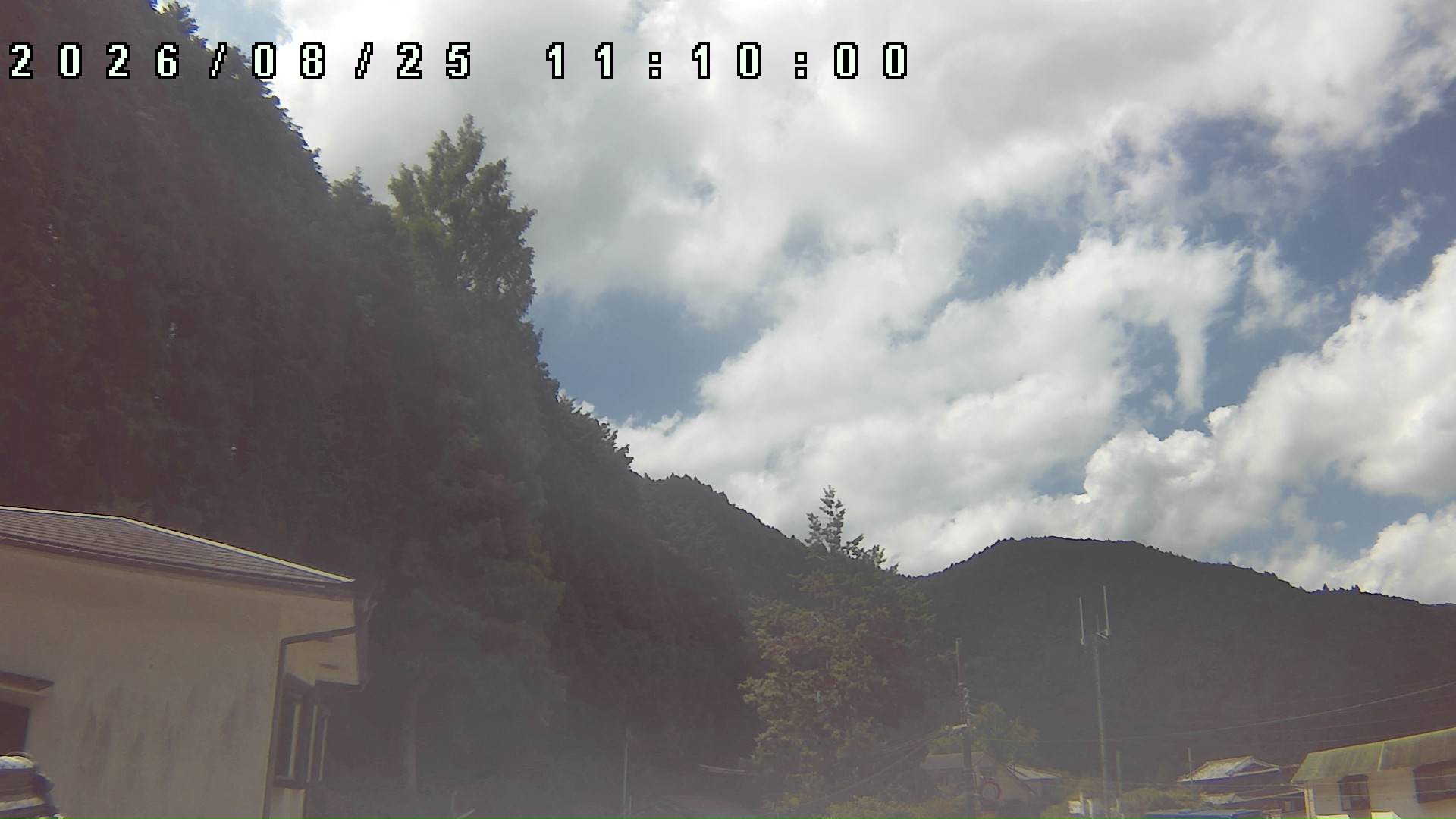 2026年8月25日 11:10ごろの金剛山登山口周辺の空