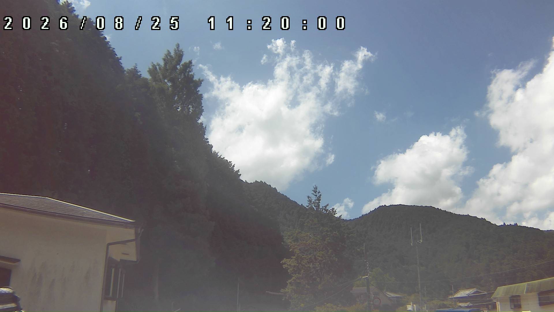 2026年8月25日 11:20ごろの金剛山登山口周辺の空