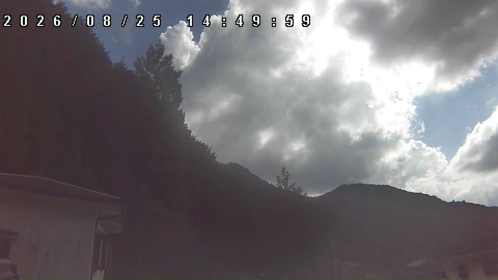 2026年8月25日 14:50ごろの金剛山登山口周辺の空