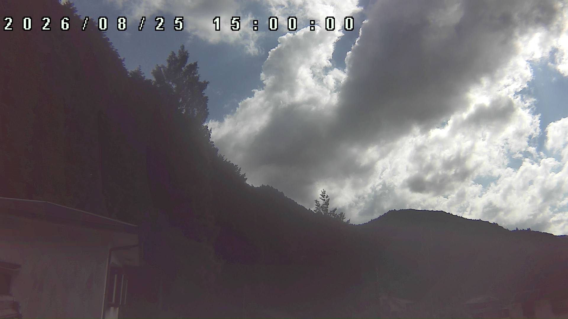 2026年8月25日 15:00ごろの金剛山登山口周辺の空