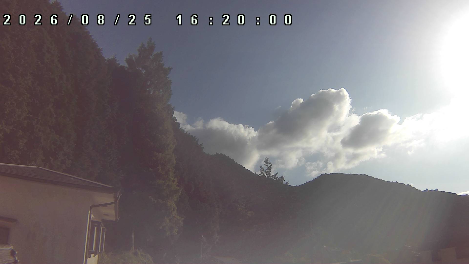 2026年8月25日 16:20ごろの金剛山登山口周辺の空