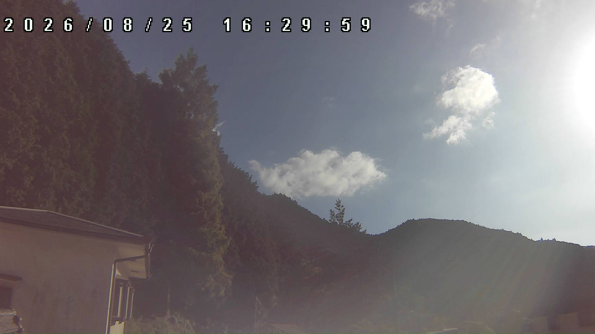 2026年8月25日 16:30ごろの金剛山登山口周辺の空