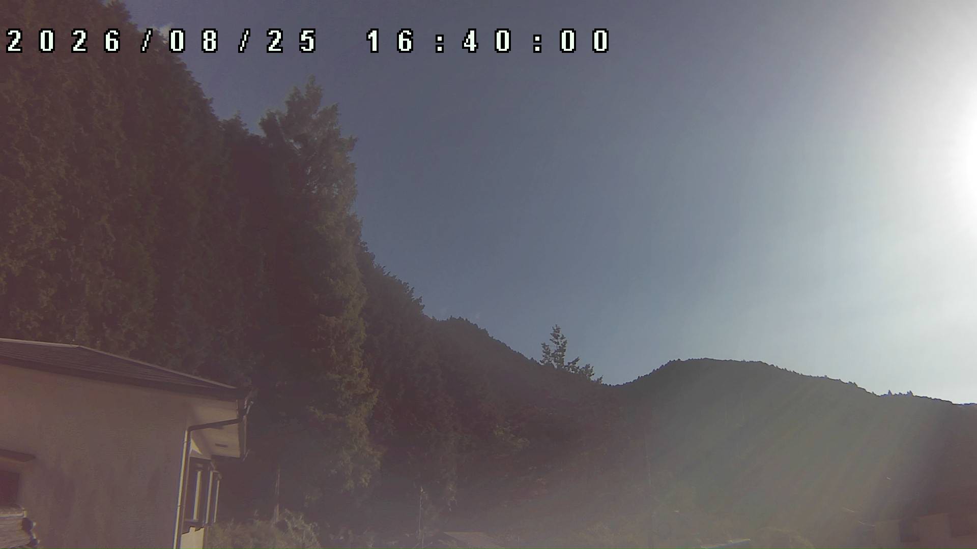2026年8月25日 16:40ごろの金剛山登山口周辺の空