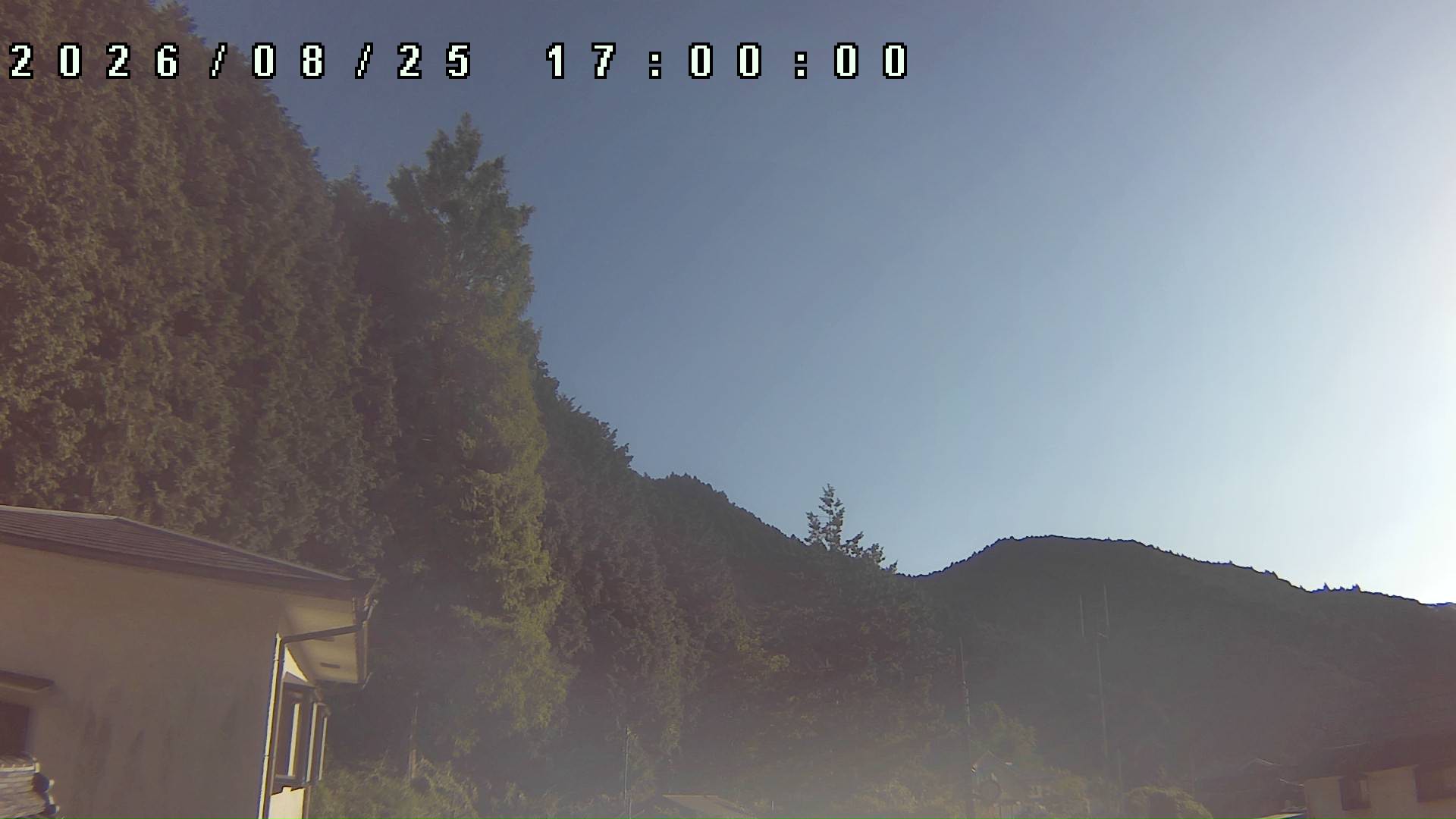 2026年8月25日 17:00ごろの金剛山登山口周辺の空