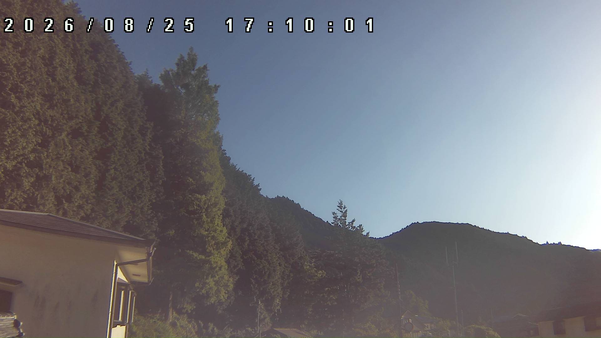 2026年8月25日 17:10ごろの金剛山登山口周辺の空