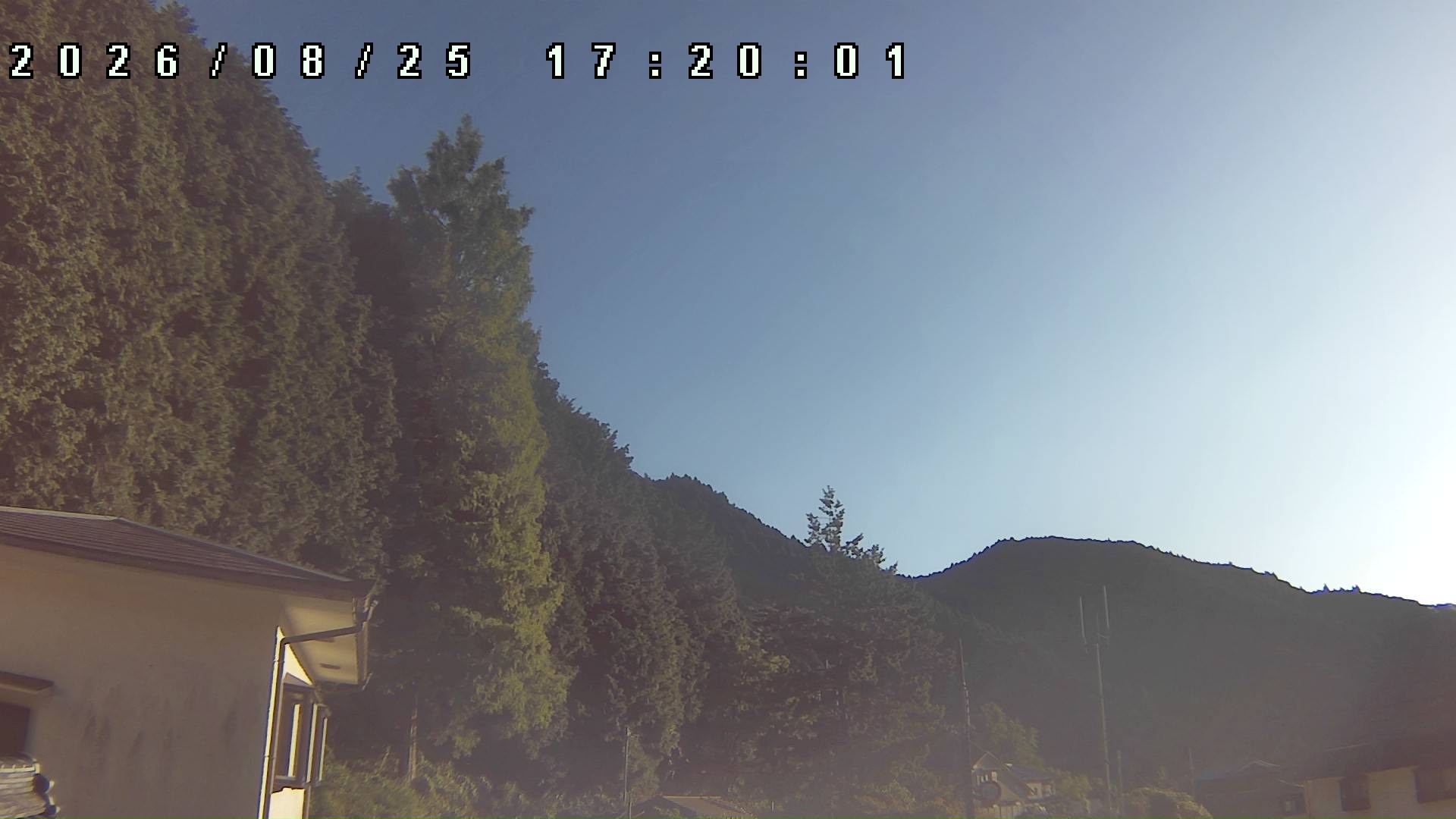 2026年8月25日 17:20ごろの金剛山登山口周辺の空
