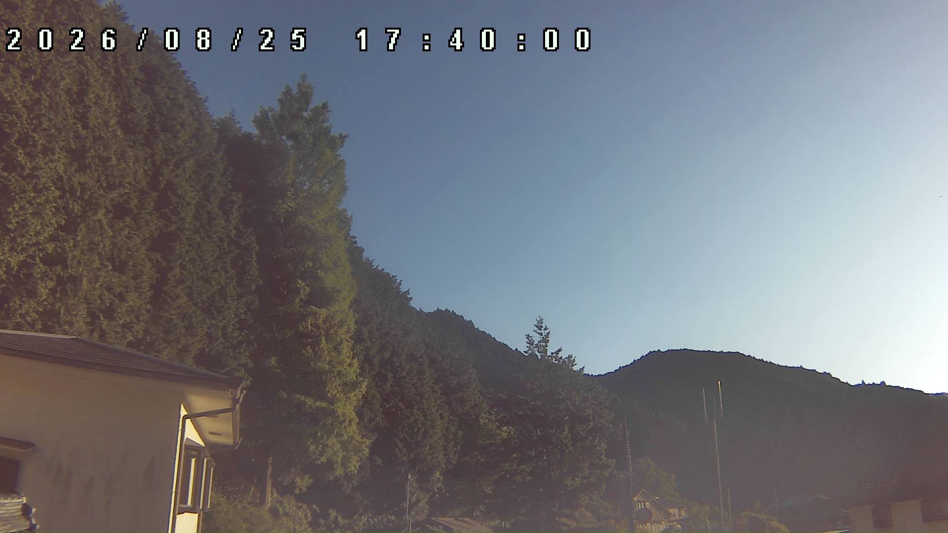 2026年8月25日 17:40ごろの金剛山登山口周辺の空