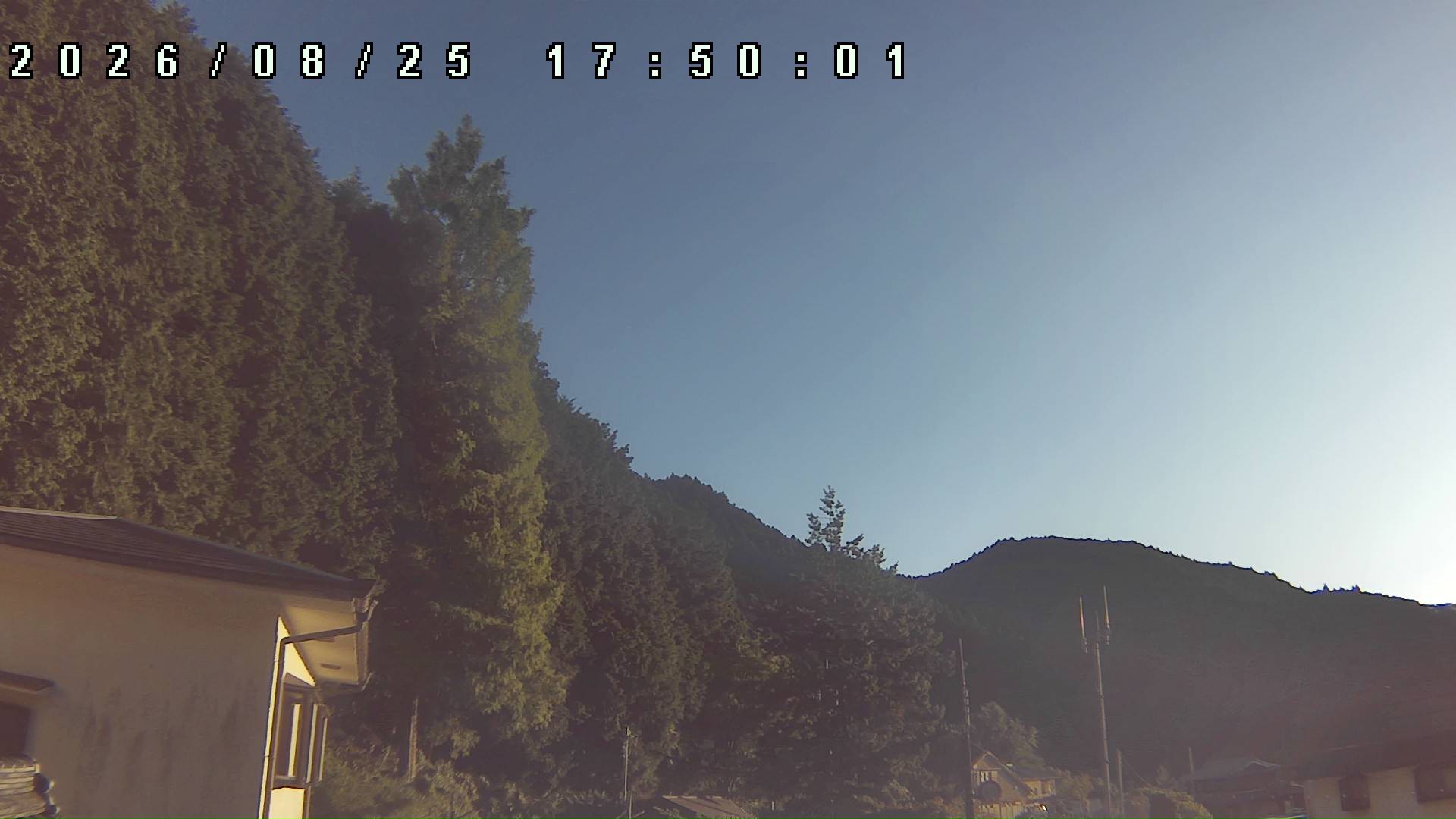 2026年8月25日 17:50ごろの金剛山登山口周辺の空